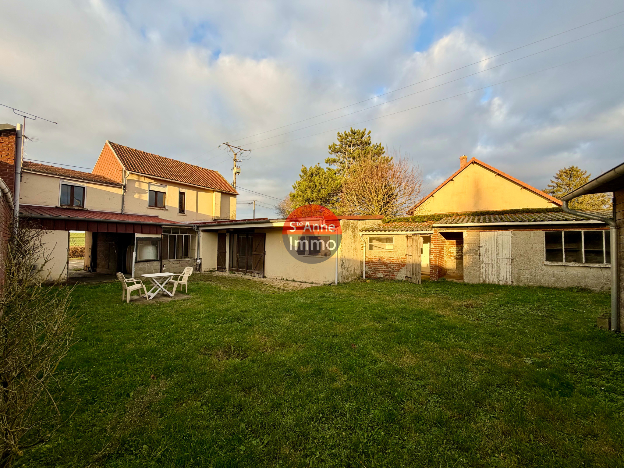Immo80 – L'immobilier à Amiens et dans la Somme-LA-BOISSELLE – MAISON SEMI-MITOYENNE – AUTONOMIE DE PLEIN PIED – 4 CHAMBRES – JARDIN – TERRASSE – GARAGE