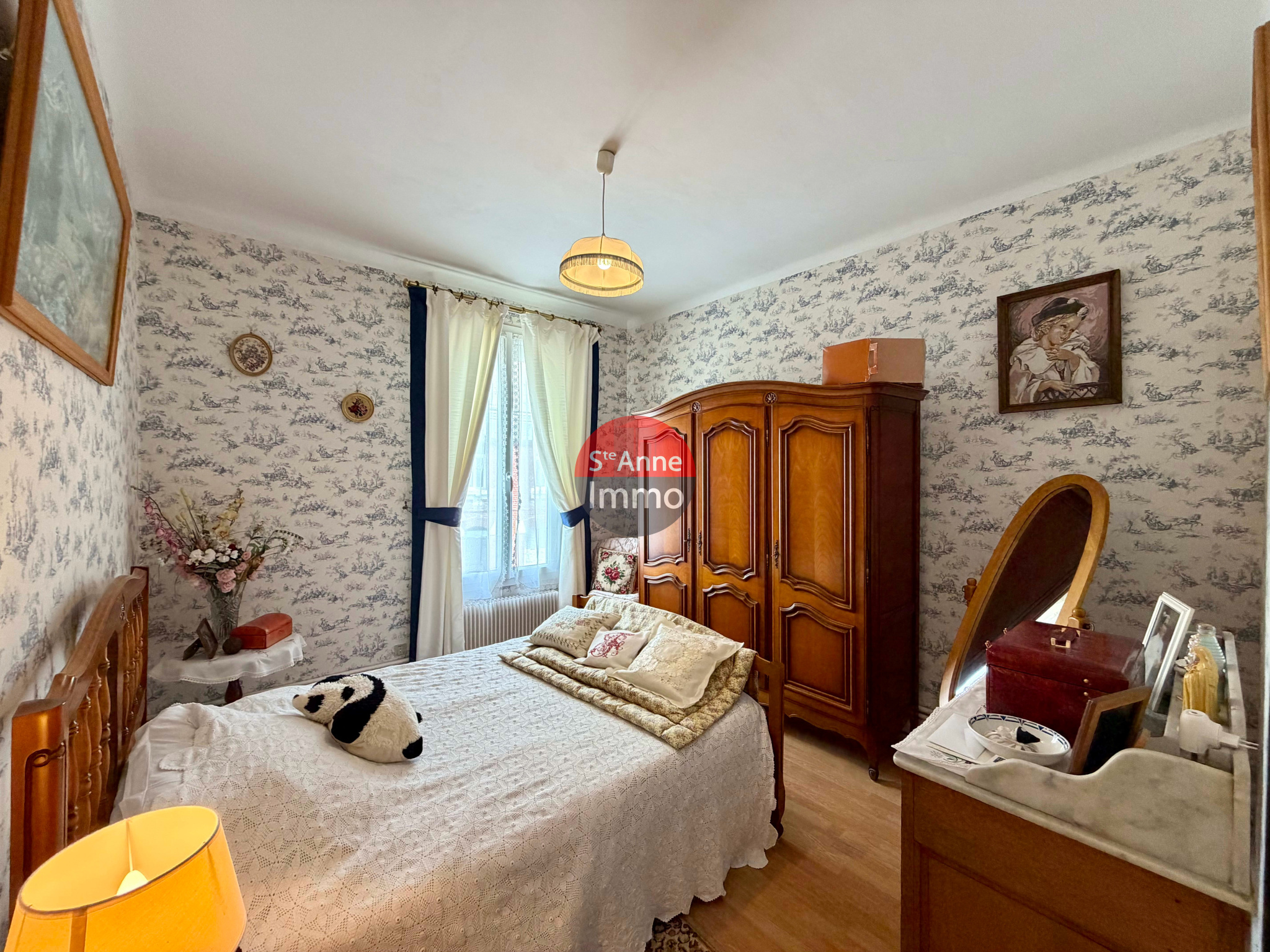 Immo80 – L'immobilier à Amiens et dans la Somme-ALBERT – MAISON MITOYENNE 175m2 – 5 CHAMBRES – JARDIN – DOUBLE GARAGE – DEPENDANCE