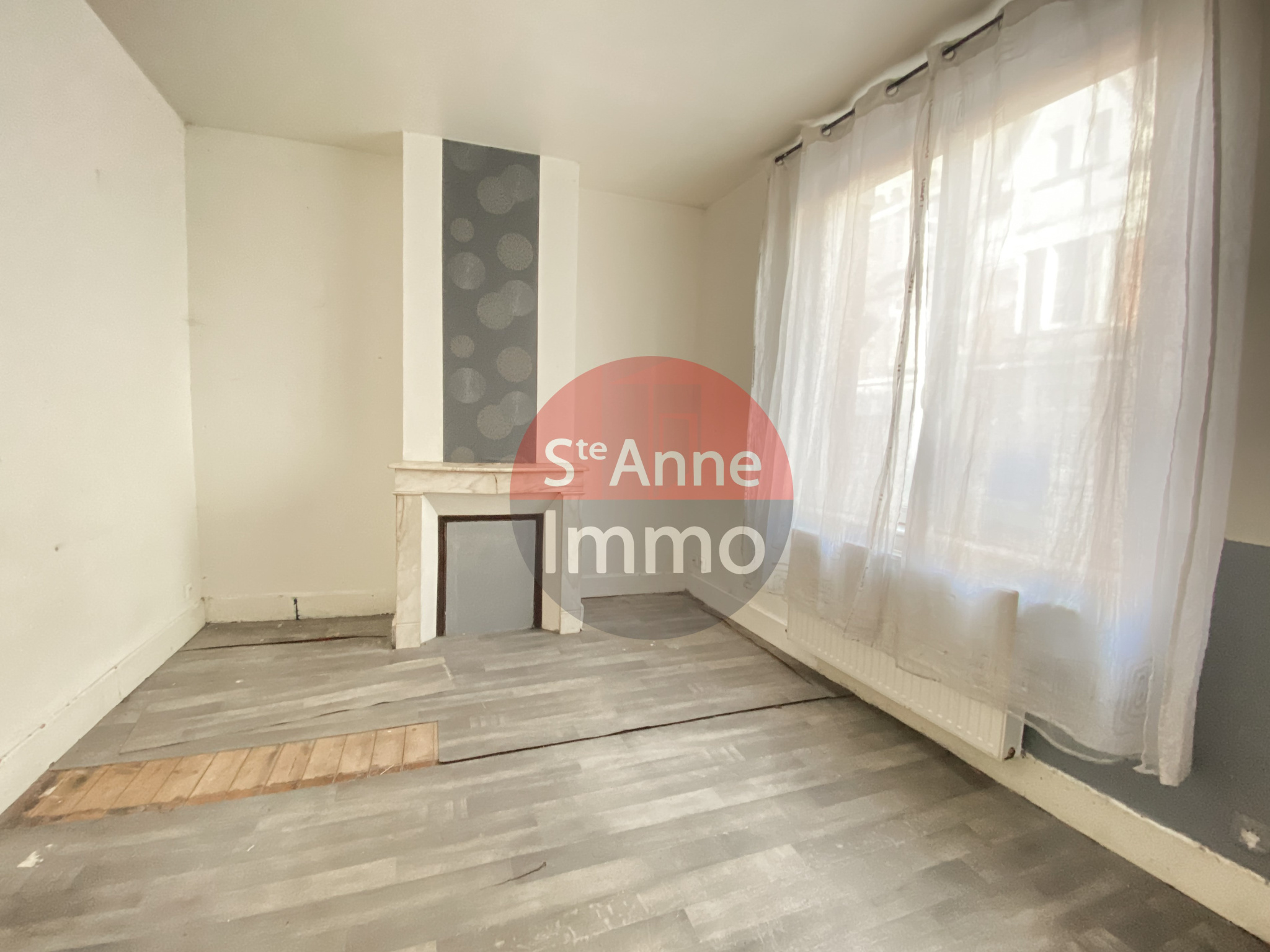 Immo80 – L'immobilier à Amiens et dans la Somme-ALBERT CENTRE- MAISON 93m2 – 2 CHAMBRES – COMBLES AMENAGEABLES – JARDIN
