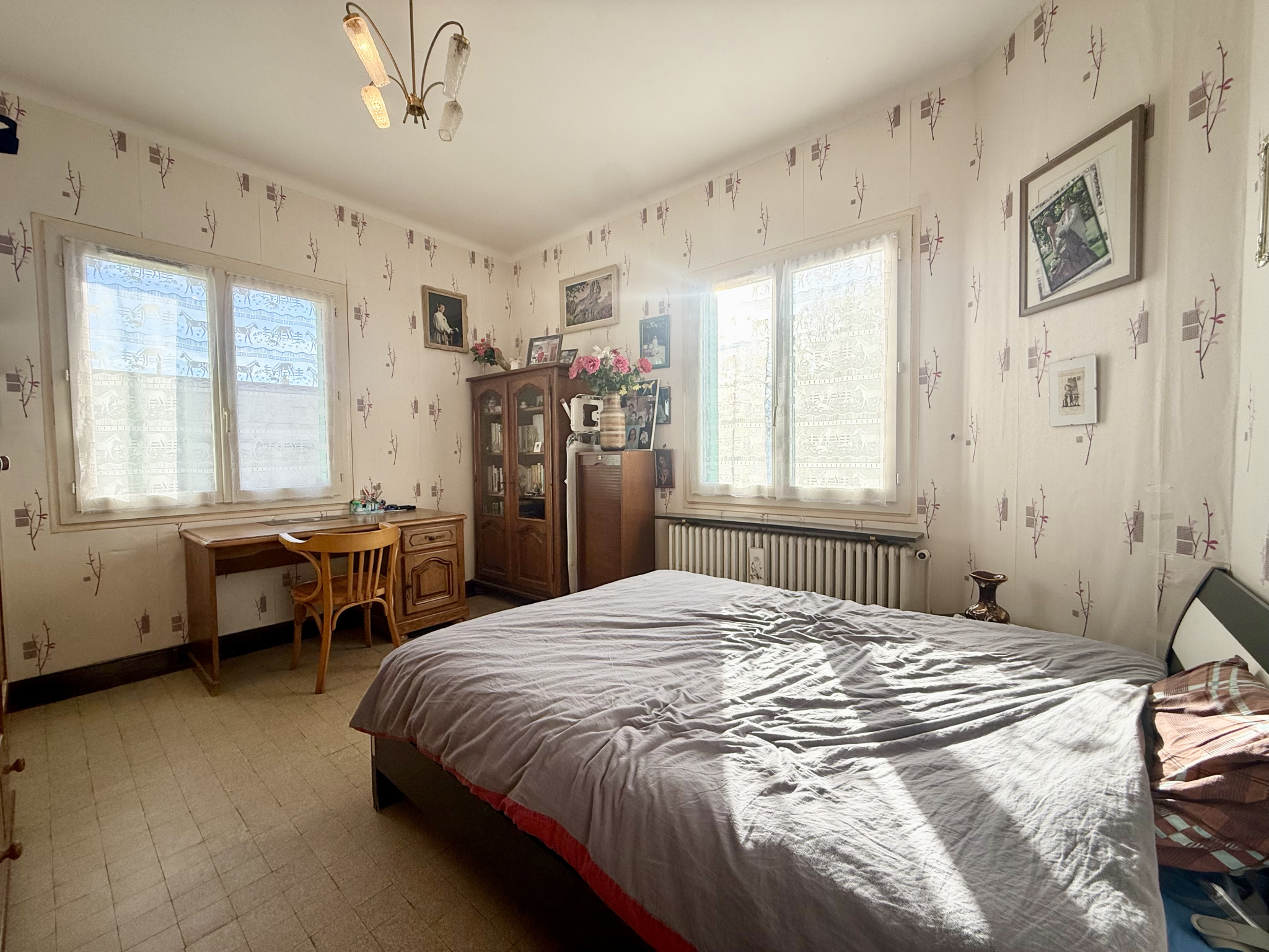 Immo80 – L'immobilier à Amiens et dans la Somme-MOREUIL – PAVILLON INDIVIDUEL – 3 CHAMBRES – DOUBLES GARAGES – JARDIN