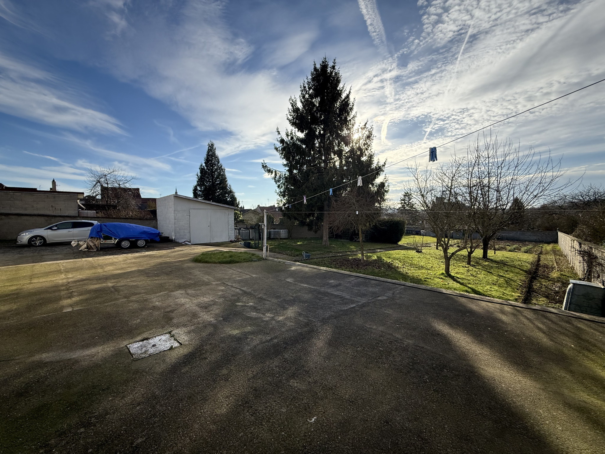 Immo80 – L'immobilier à Amiens et dans la Somme-MOREUIL – PAVILLON INDIVIDUEL – 3 CHAMBRES – DOUBLES GARAGES – JARDIN