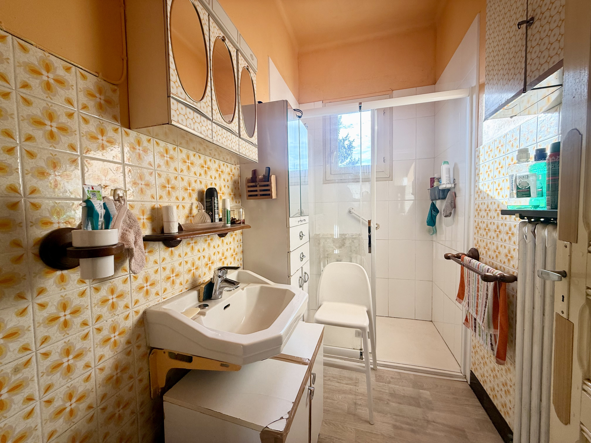 Immo80 – L'immobilier à Amiens et dans la Somme-MOREUIL – PAVILLON INDIVIDUEL – 3 CHAMBRES – DOUBLES GARAGES – JARDIN