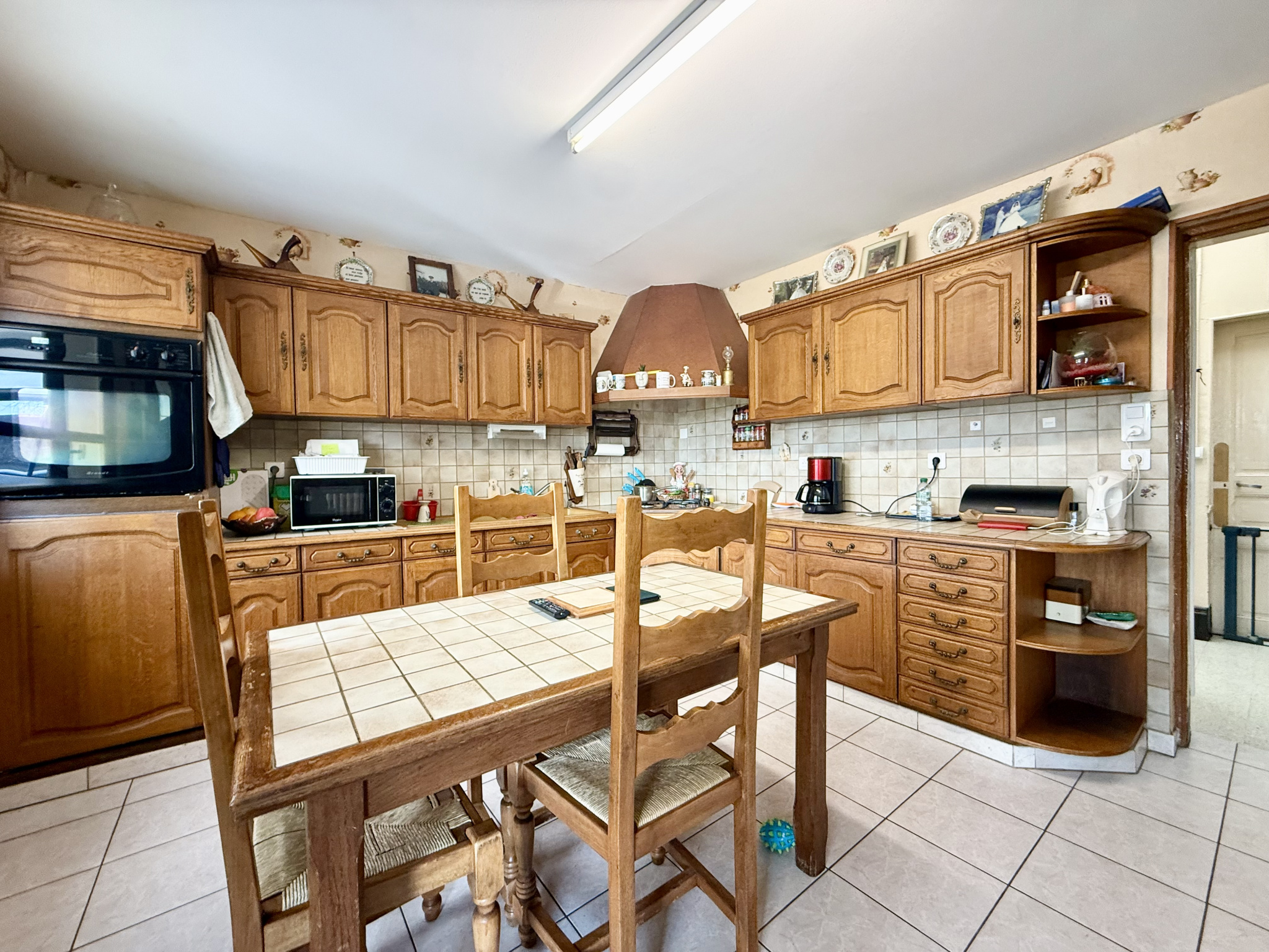 Immo80 – L'immobilier à Amiens et dans la Somme-MOREUIL – PAVILLON INDIVIDUEL – 3 CHAMBRES – DOUBLES GARAGES – JARDIN