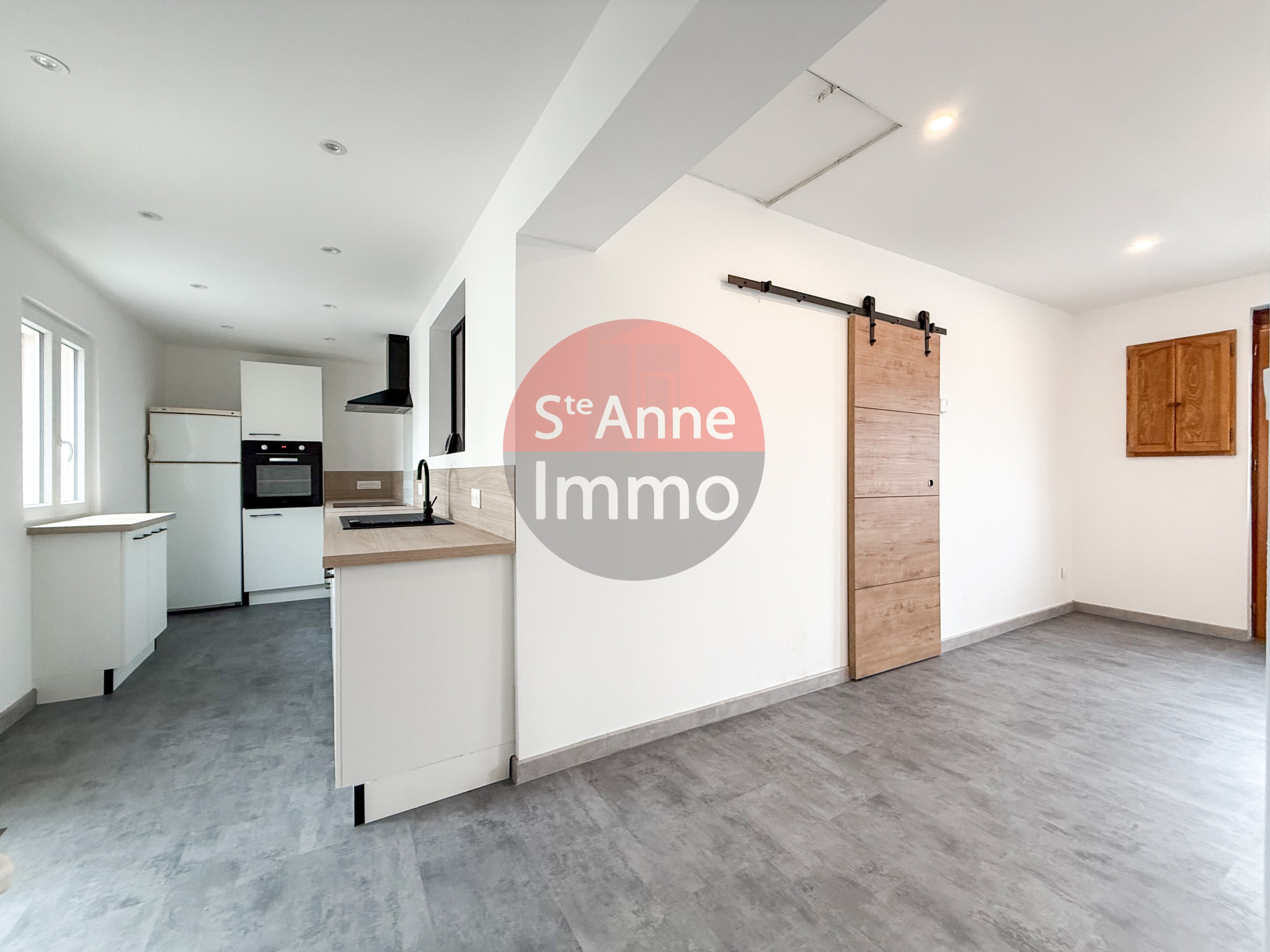 Immo80 – L'immobilier à Amiens et dans la Somme-HARBONNIERES – 105m2 – MAISON DE PLAIN PIED – 3 CHAMBRES – COMBLES AMENAGEABLES – COUR/JARDIN – GARAGE – DEPEN