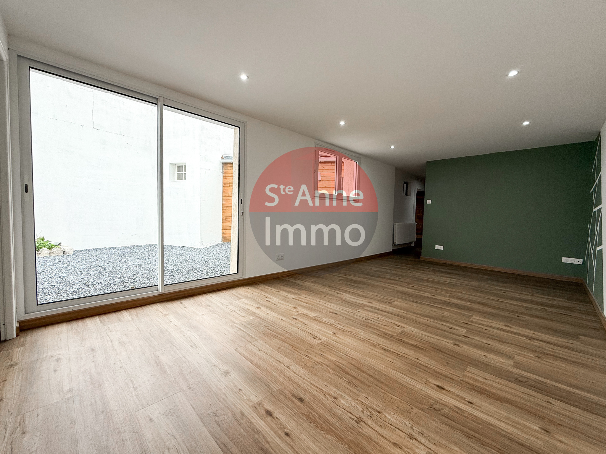 Immo80 – L'immobilier à Amiens et dans la Somme-HARBONNIERES – 105m2 – MAISON DE PLAIN PIED – 3 CHAMBRES – COMBLES AMENAGEABLES – COUR/JARDIN – GARAGE – DEPEN