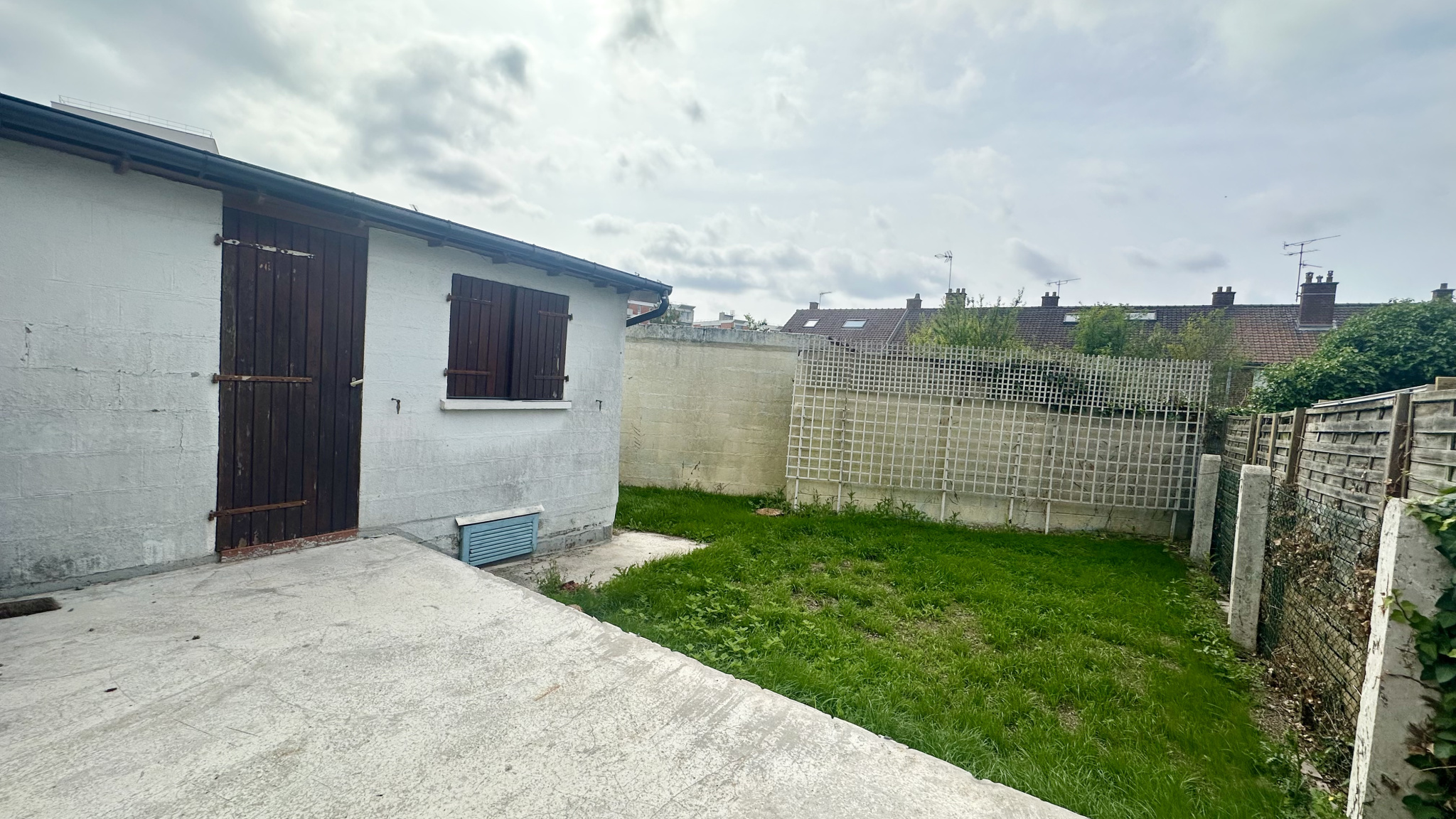 Immo80 – L'immobilier à Amiens et dans la Somme-AMIENS – QUARTIER SAINT-PIERRE – MAISON SEMI-MITOYENNE – 4 CHAMBRES – GARAGE