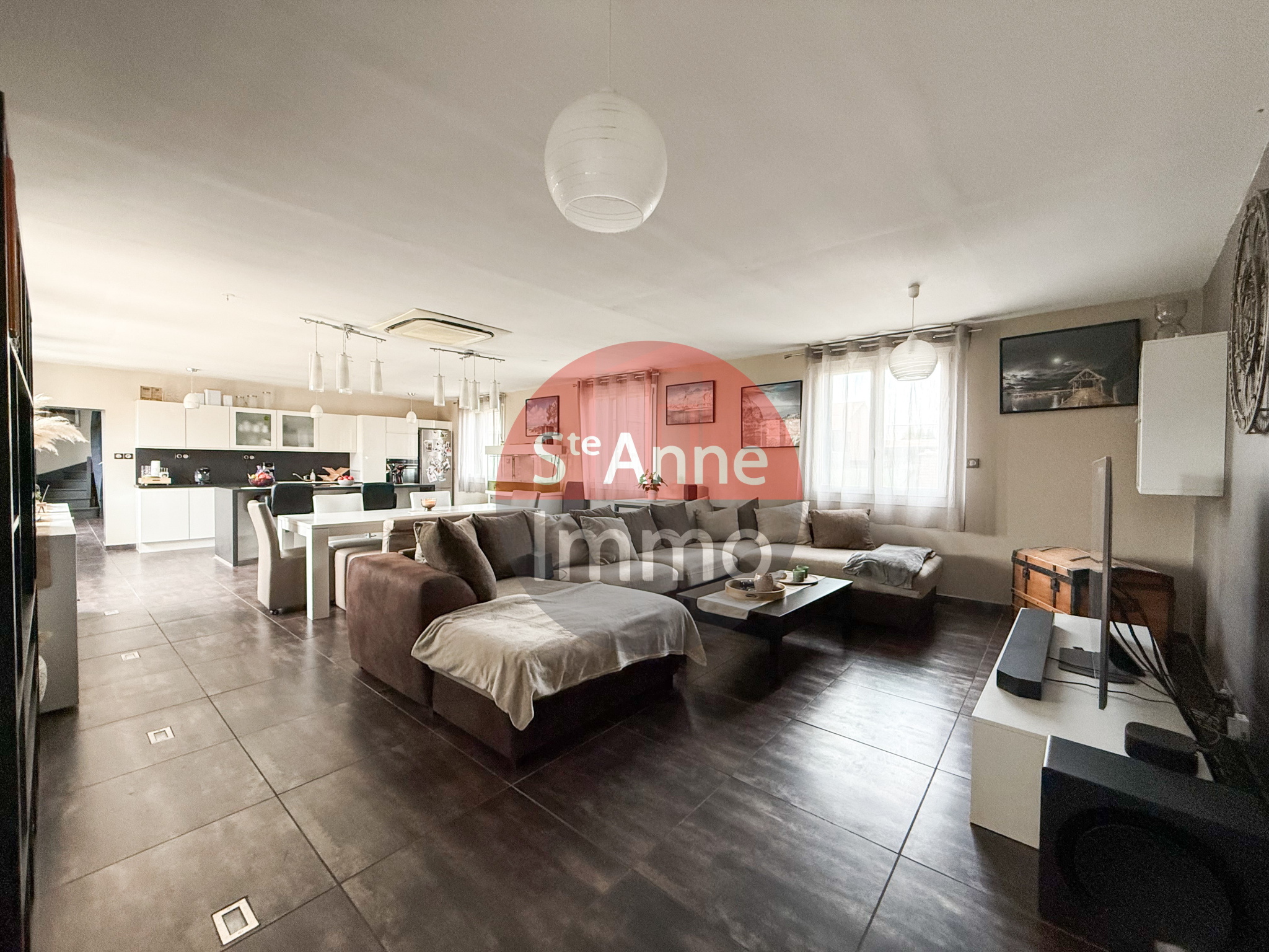 Immo80 – L'immobilier à Amiens et dans la Somme-AMY – MAISON SEMI-MITOYENNE – 192m2 –  4 CHAMBRES – AUTONOMIE DE PLAIN PIED – JARDIN – COUR – DEPENDANCES