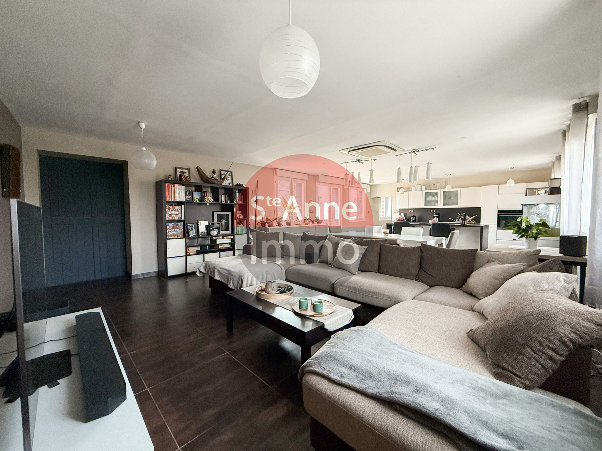 Immo80 – L'immobilier à Amiens et dans la Somme-AMY – MAISON SEMI-MITOYENNE – 192m2 –  4 CHAMBRES – AUTONOMIE DE PLAIN PIED – JARDIN – COUR – DEPENDANCES