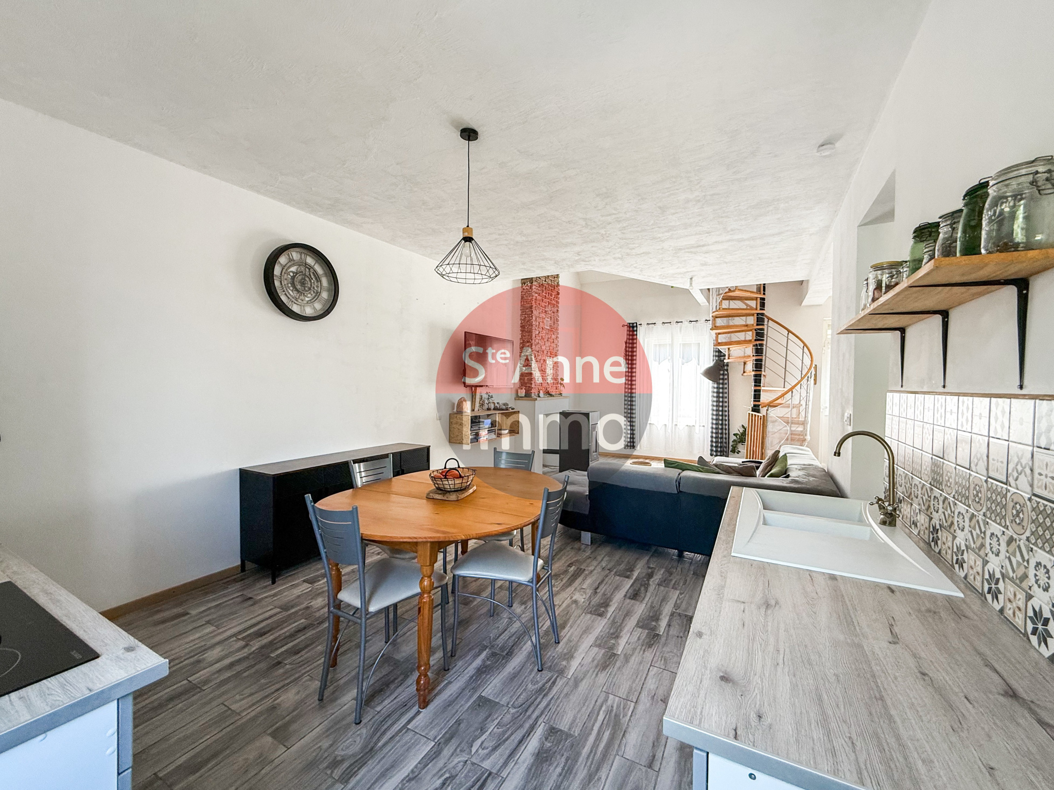 Immo80 – L'immobilier à Amiens et dans la Somme-MAUCOURT – MAISON INDIVIDUELLE – AUTONOMIE DE PLAIN PIED – 3 CHAMBRES – GARAGE – DEPENDANCE – CABANE – JARDIN