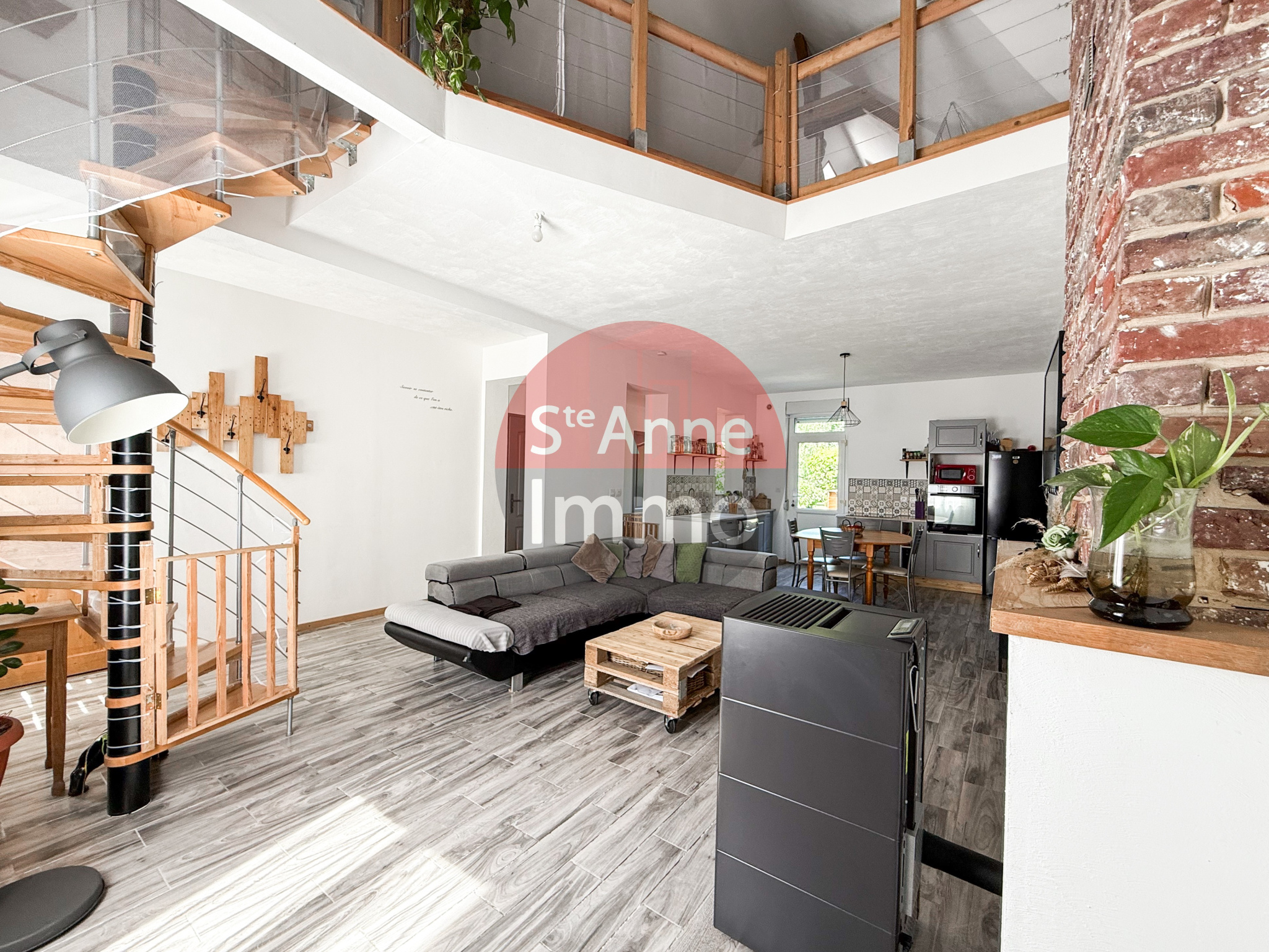 Immo80 – L'immobilier à Amiens et dans la Somme-MAUCOURT – MAISON INDIVIDUELLE – AUTONOMIE DE PLAIN PIED – 3 CHAMBRES – GARAGE – DEPENDANCE – CABANE – JARDIN