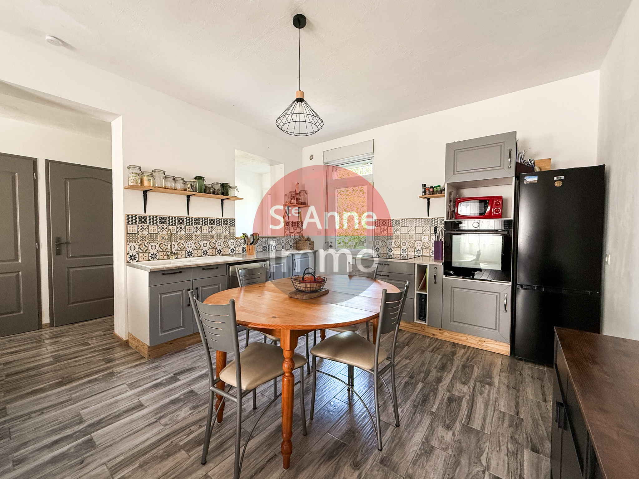 Immo80 – L'immobilier à Amiens et dans la Somme-MAUCOURT – MAISON INDIVIDUELLE – AUTONOMIE DE PLAIN PIED – 3 CHAMBRES – GARAGE – DEPENDANCE – CABANE – JARDIN