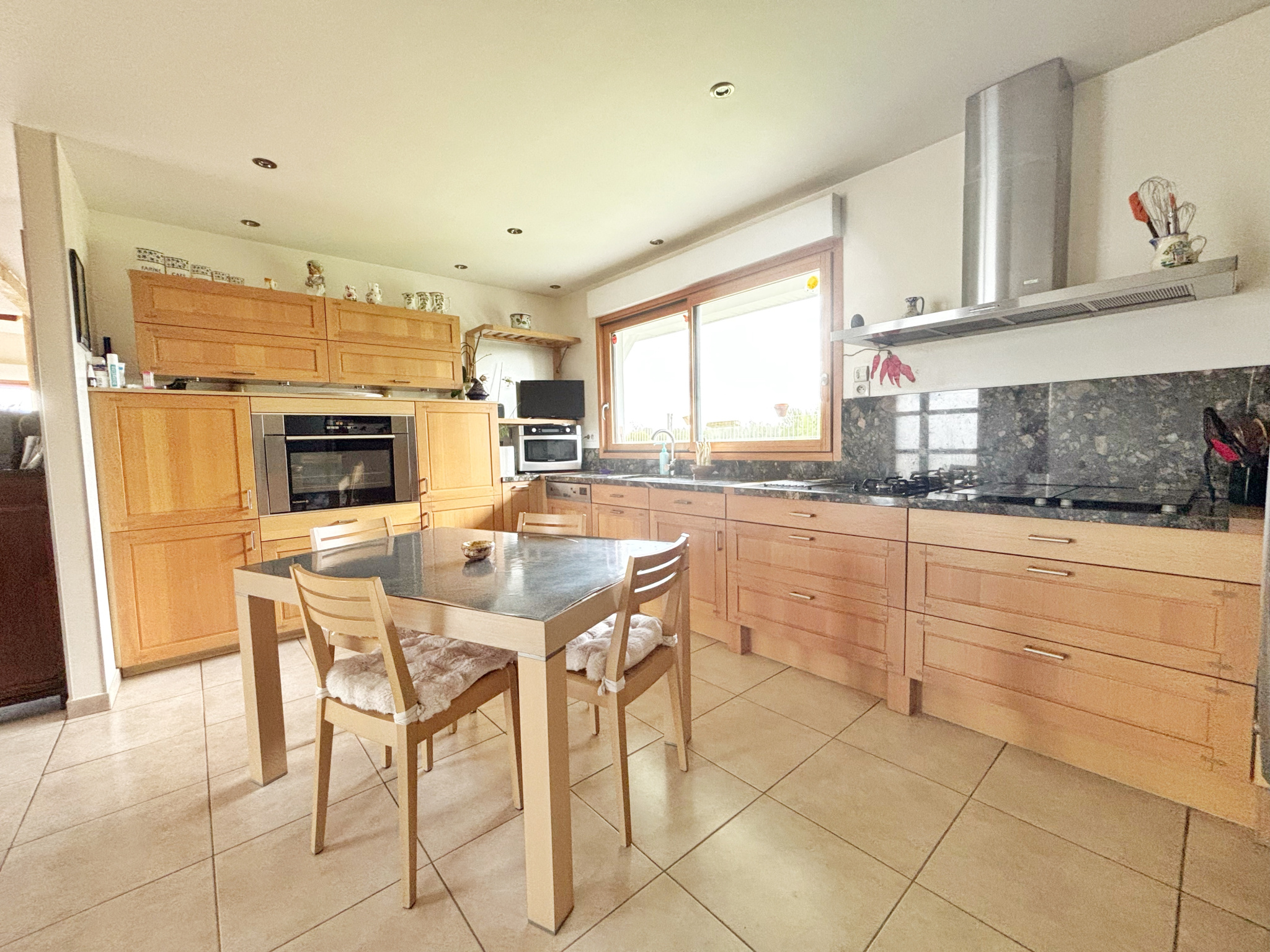 Immo80 – L'immobilier à Amiens et dans la Somme-PAVILLON INDIVIDUEL 200M2 – JARDIN – GARAGE – 2 STUDIOS – 10 MN AMIENS