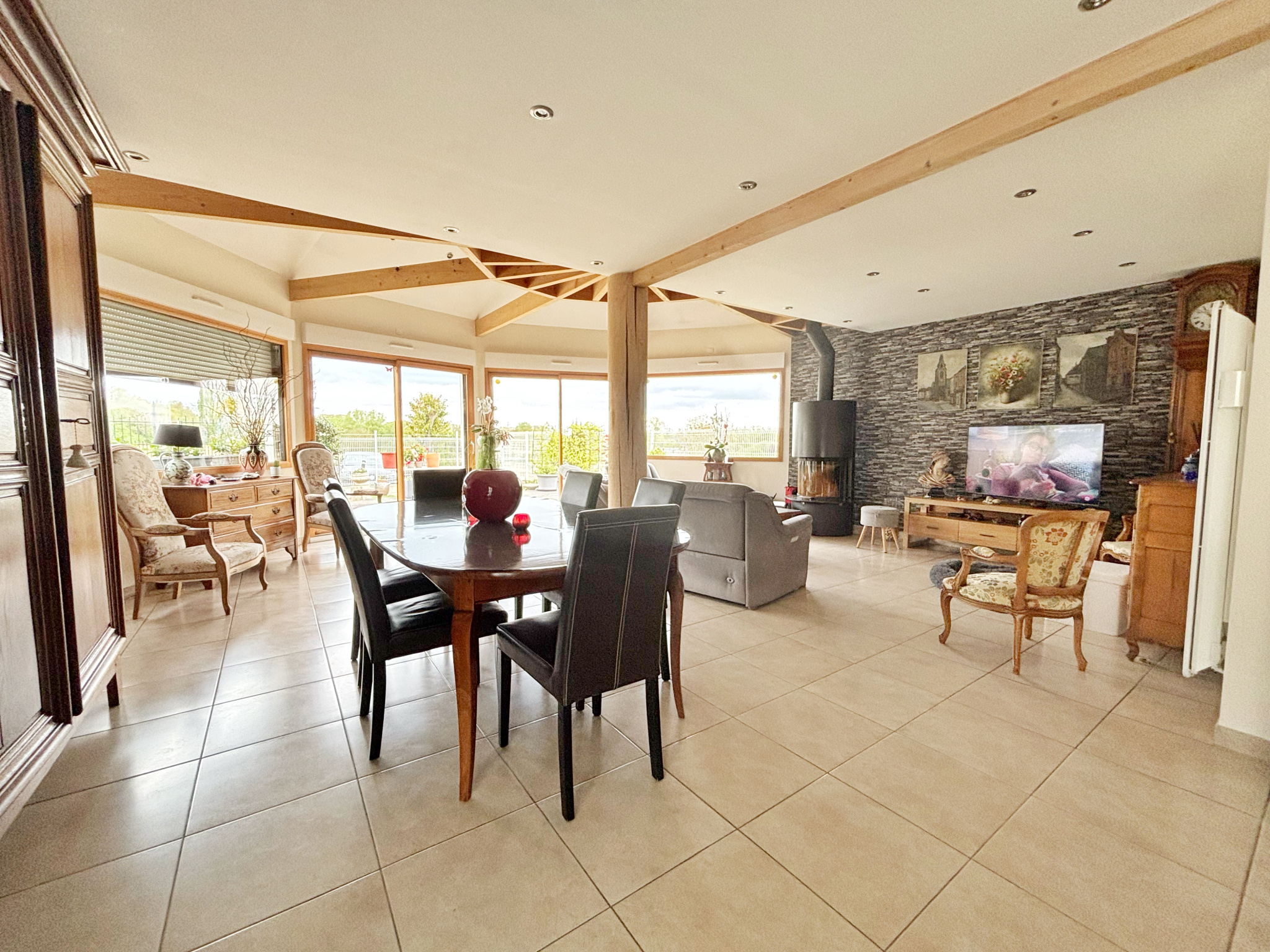 Immo80 – L'immobilier à Amiens et dans la Somme-PAVILLON INDIVIDUEL 200M2 – JARDIN – GARAGE – 2 STUDIOS – 10 MN AMIENS