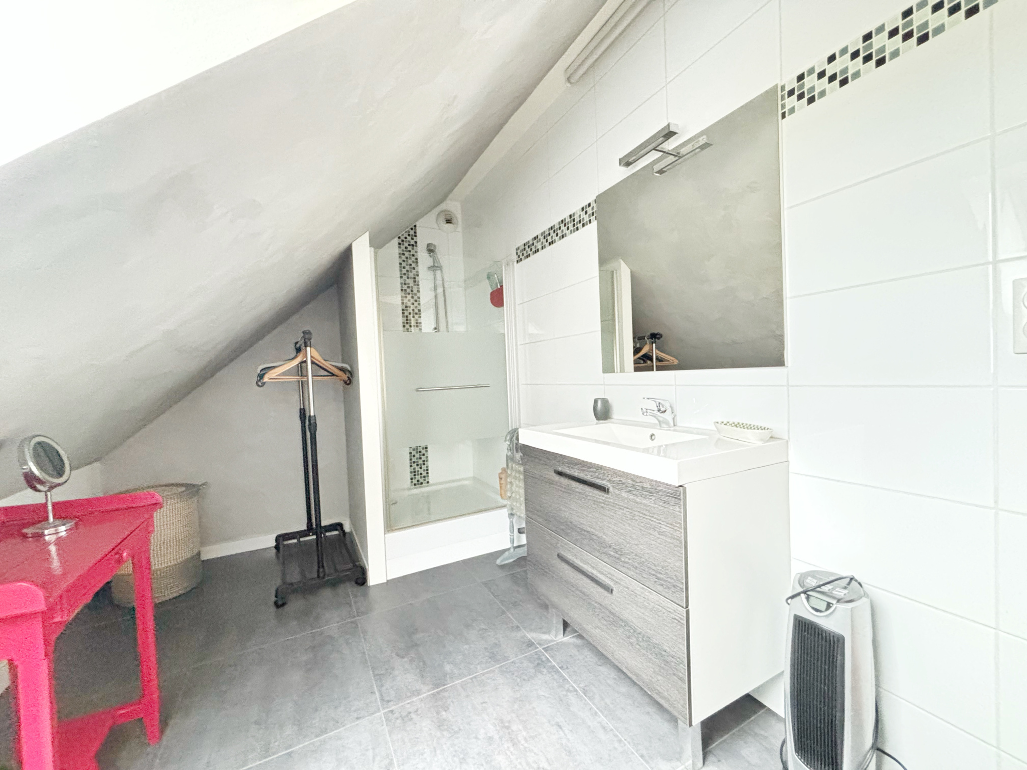 Immo80 – L'immobilier à Amiens et dans la Somme-PAVILLON INDIVIDUEL 200M2 – JARDIN – GARAGE – 2 STUDIOS – 10 MN AMIENS