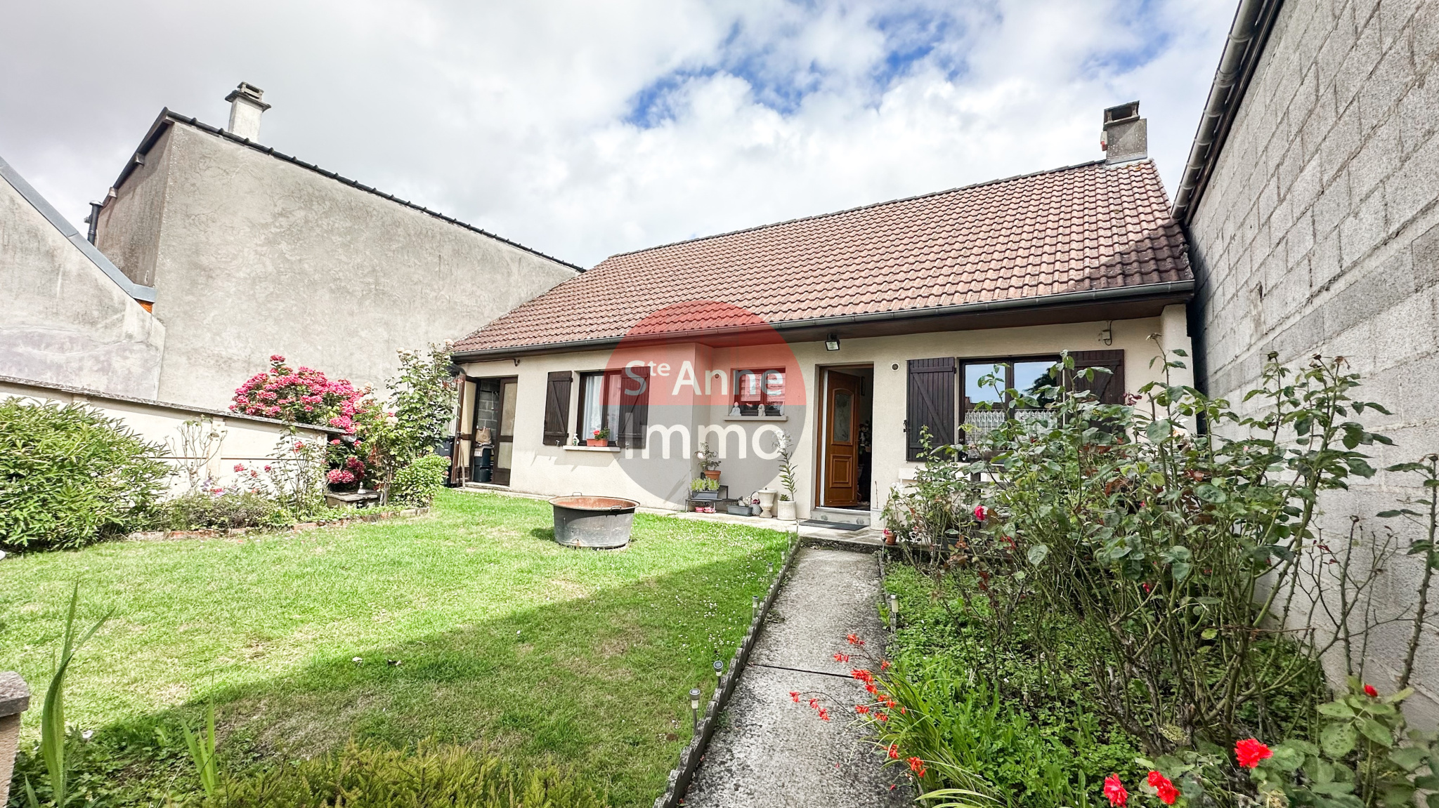 Immo80 – L'immobilier à Amiens et dans la Somme-ORESMAUX – PAVILLON SEMI-MITOYEN – JARDIN – GRENIER – GARAGE