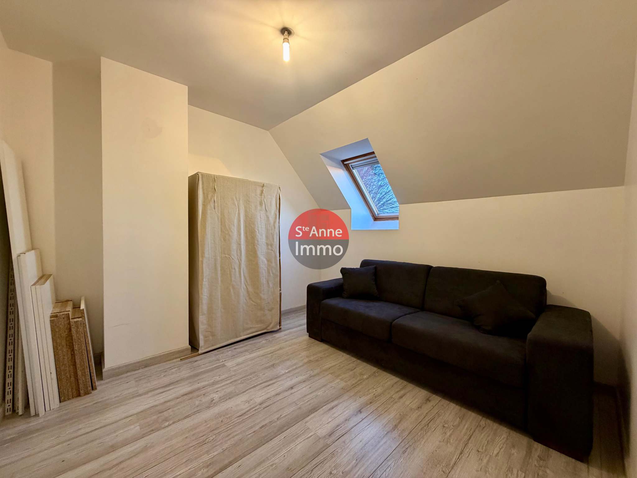 Immo80 – L'immobilier à Amiens et dans la Somme-WAVIGNIES – PAVILLON INDIVIDUEL 130 m2 – AUTONOMIE DE PLAIN-PIED – 5 CHAMBRES – JARDIN – GARAGE – TERRASSE