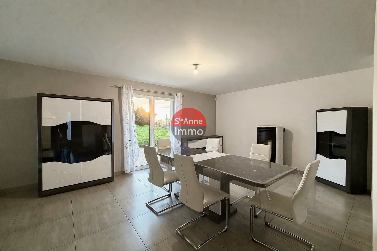 Immo80 – L'immobilier à Amiens et dans la Somme-WAVIGNIES – PAVILLON INDIVIDUEL 130 m2 – AUTONOMIE DE PLAIN-PIED – 5 CHAMBRES – JARDIN – GARAGE – TERRASSE