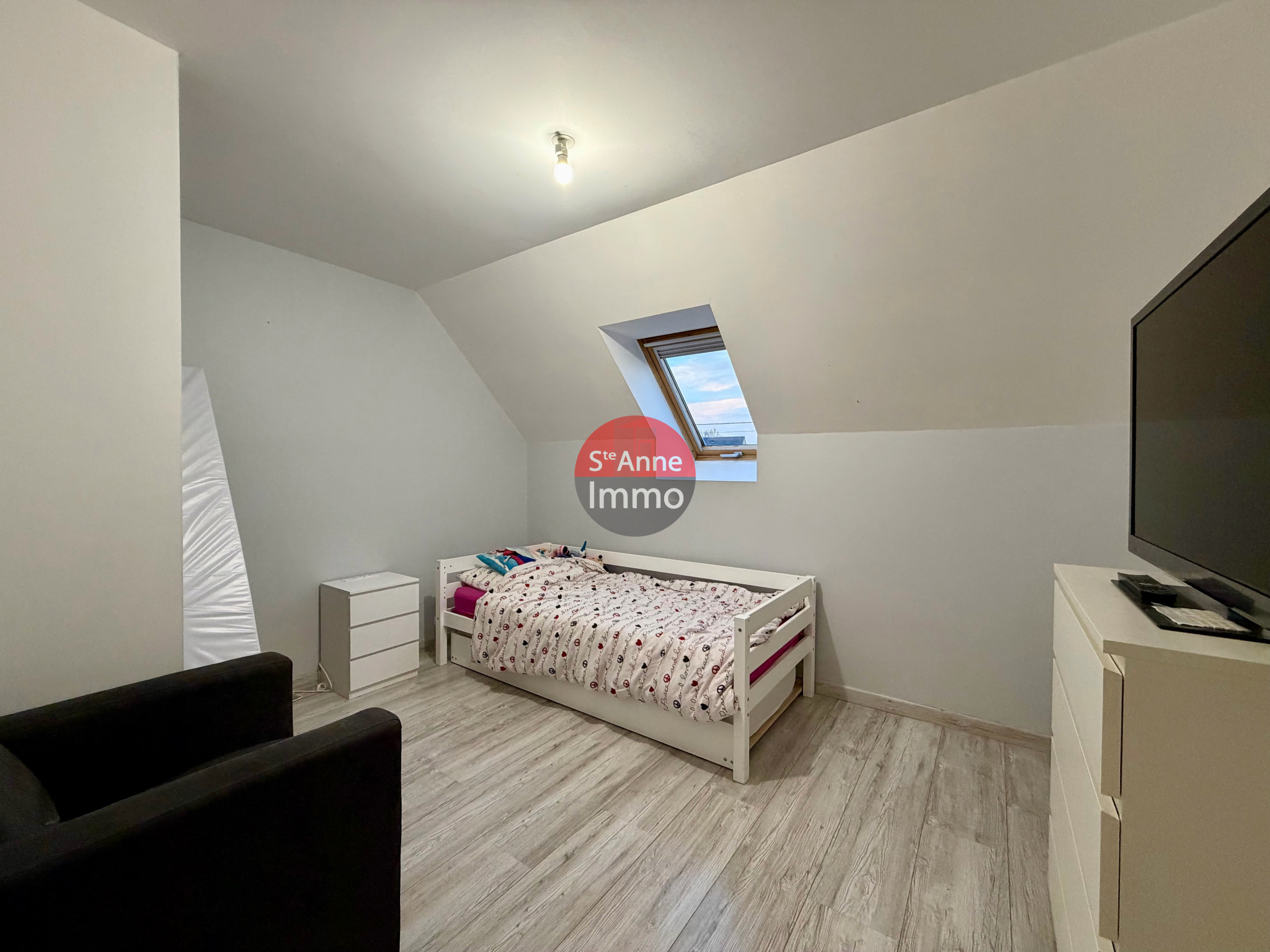Immo80 – L'immobilier à Amiens et dans la Somme-WAVIGNIES – PAVILLON INDIVIDUEL 130 m2 – AUTONOMIE DE PLAIN-PIED – 5 CHAMBRES – JARDIN – GARAGE – TERRASSE