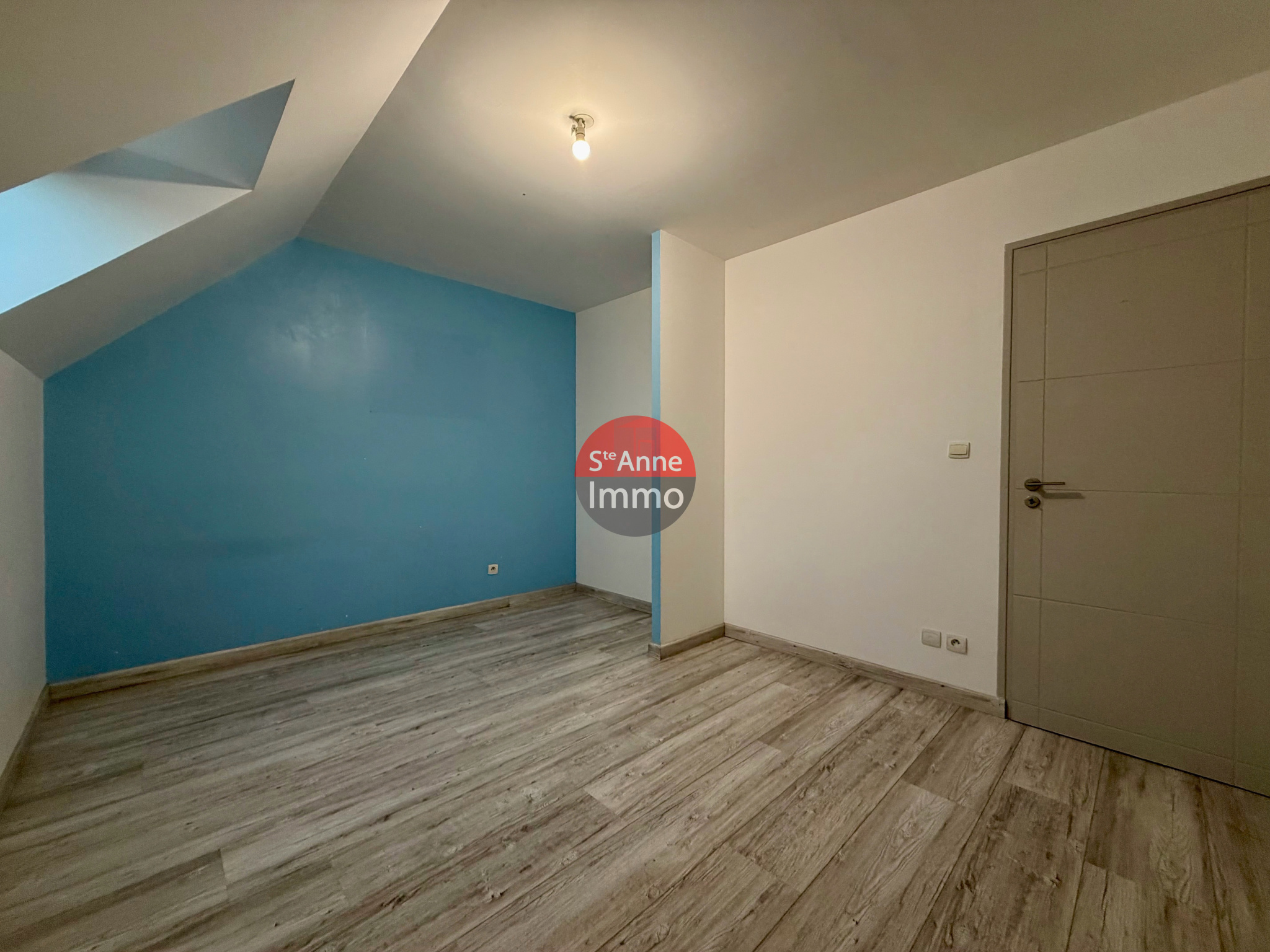 Immo80 – L'immobilier à Amiens et dans la Somme-WAVIGNIES – PAVILLON INDIVIDUEL 130 m2 – AUTONOMIE DE PLAIN-PIED – 5 CHAMBRES – JARDIN – GARAGE – TERRASSE