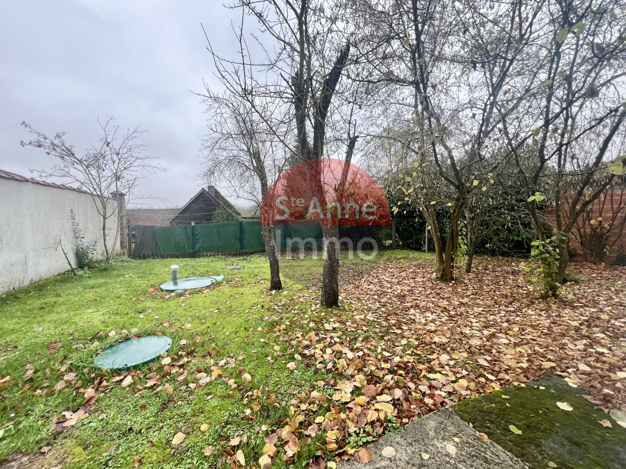 Immo80 – L'immobilier à Amiens et dans la Somme-BECQUIGNY – PAVILLON INDIVIDUEL – 2 CHAMBRES – JARDIN – DEPENDANCES
