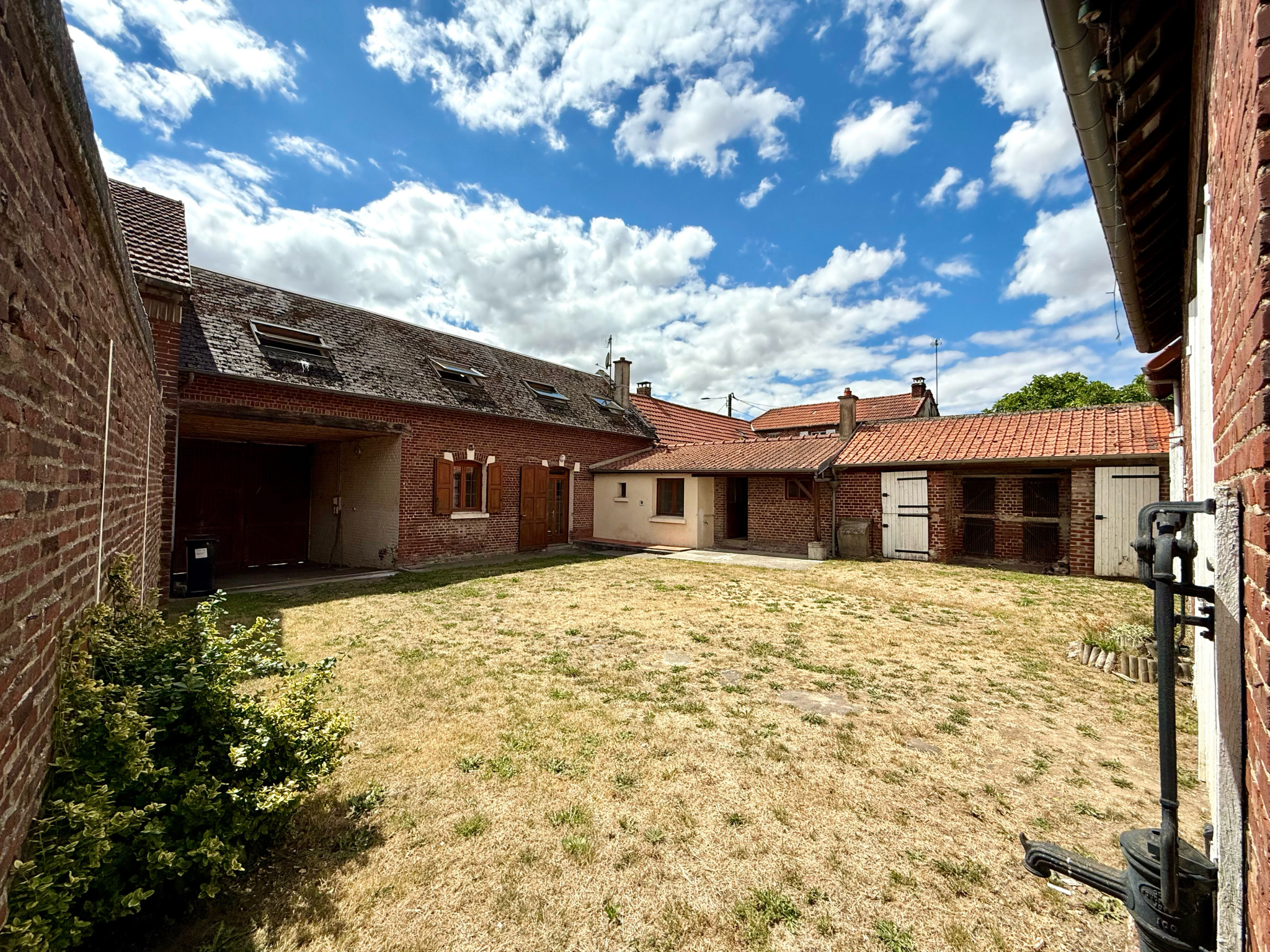 Immo80 – L'immobilier à Amiens et dans la Somme-ROLLOT – 92m2 – MAISON – 3 CHAMBRES – GRANGE – DEPENDANCE – JARDIN