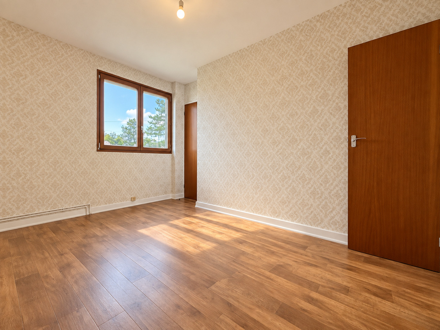 Immo80 – L'immobilier à Amiens et dans la Somme-AMIENS – QUARTIER SUD EST – MAISON SEMI MITOYENNE – 3 CHAMBRES – JARDIN – GARAGE