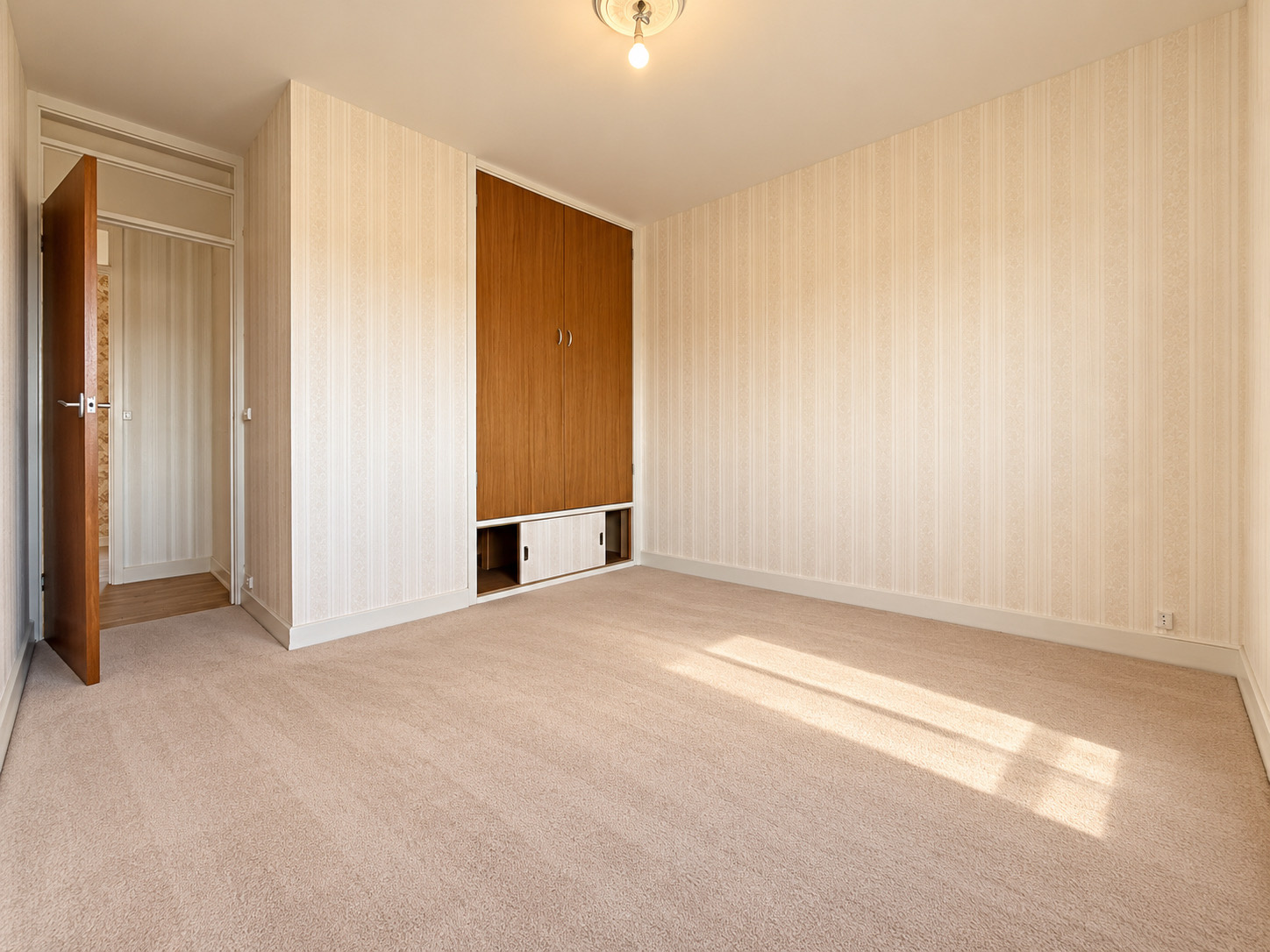 Immo80 – L'immobilier à Amiens et dans la Somme-AMIENS – QUARTIER SUD EST – MAISON SEMI MITOYENNE – 3 CHAMBRES – JARDIN – GARAGE