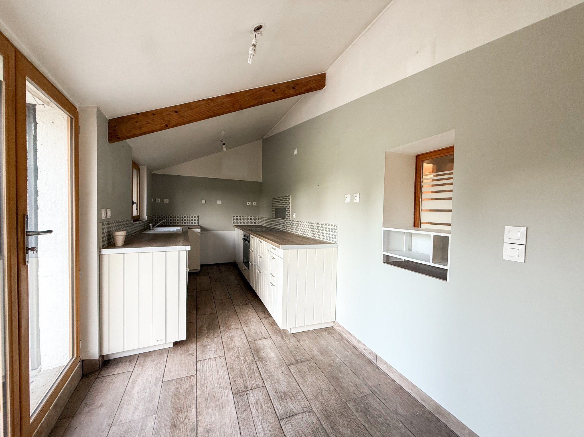 Immo80 – L'immobilier à Amiens et dans la Somme-LABOISSIERES-EN-SANTERRE – 91m2 – MAISON INDIVIDUELLE – PLAIN PIED – 3 CHAMBRES – DEPENDANCES – JARDIN – COUR