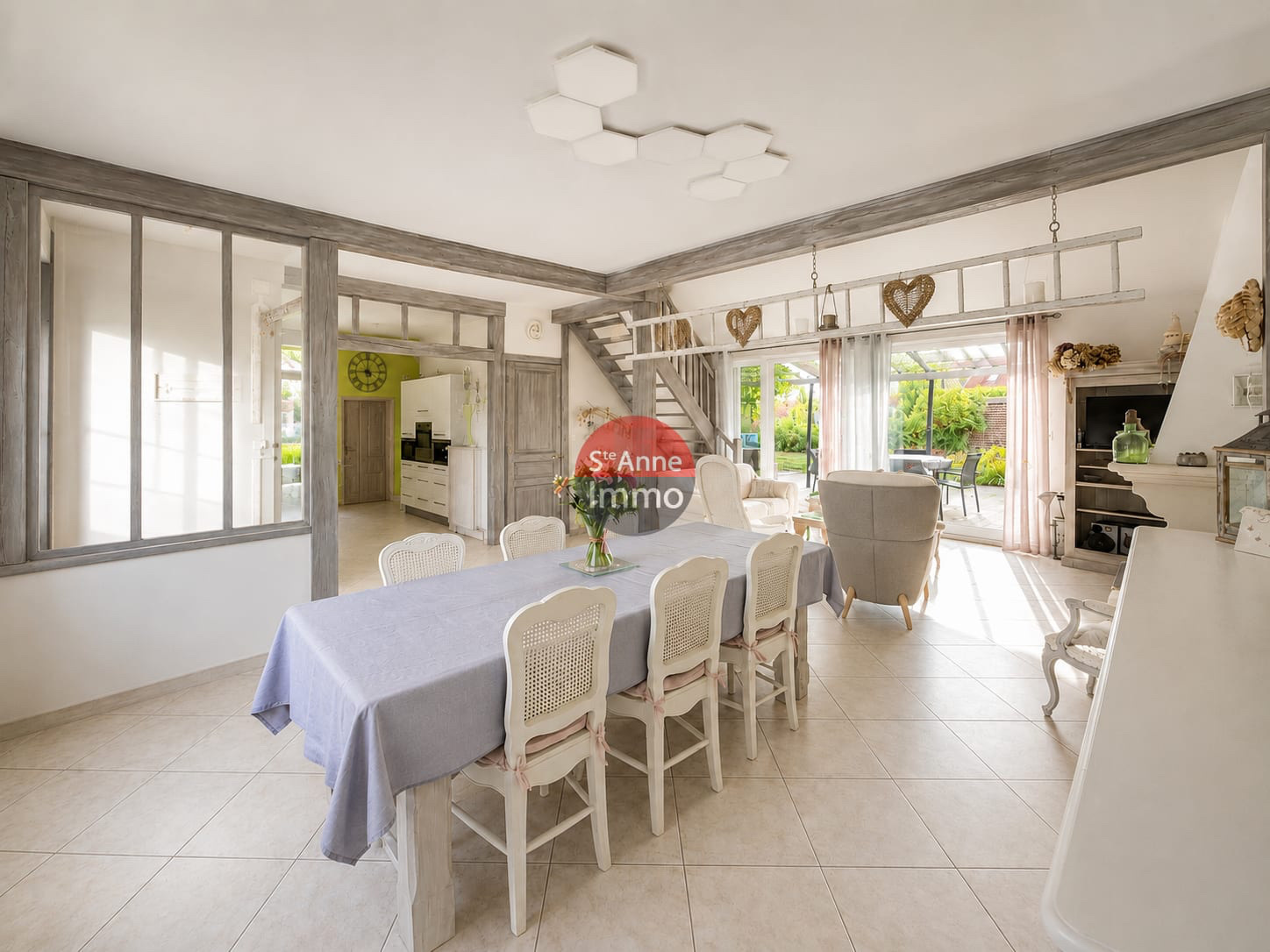 Immo80 – L'immobilier à Amiens et dans la Somme-CHILLY – MAISON INDIVIDUELLE – 163m2 – AUTONOMIE DE PLAIN PIED – 4 CHAMBRES – GARAGES – DEPENDANCES – JARDIN –