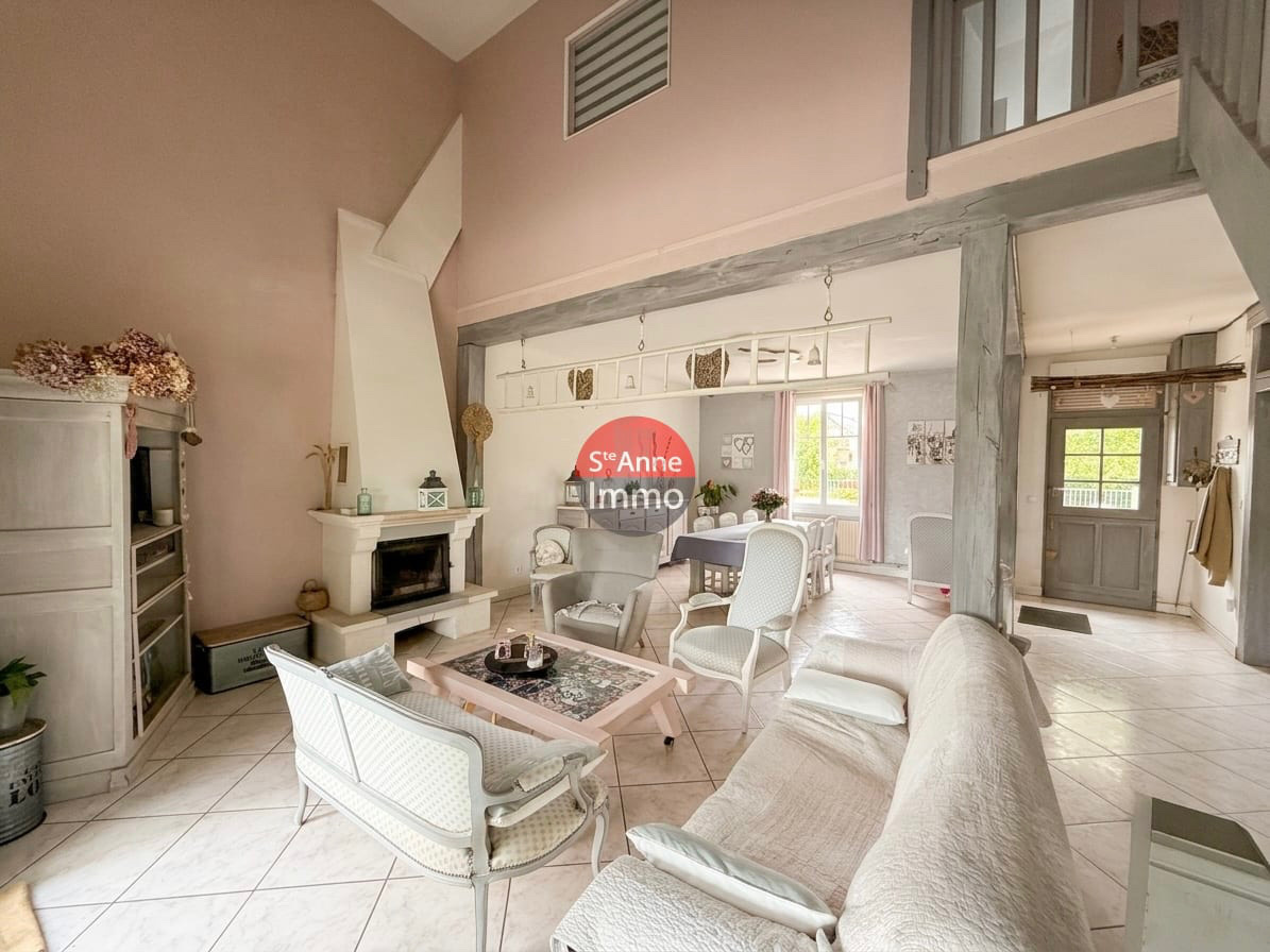 Immo80 – L'immobilier à Amiens et dans la Somme-CHILLY – MAISON INDIVIDUELLE – 163m2 – AUTONOMIE DE PLAIN PIED – 4 CHAMBRES – GARAGES – DEPENDANCES – JARDIN –