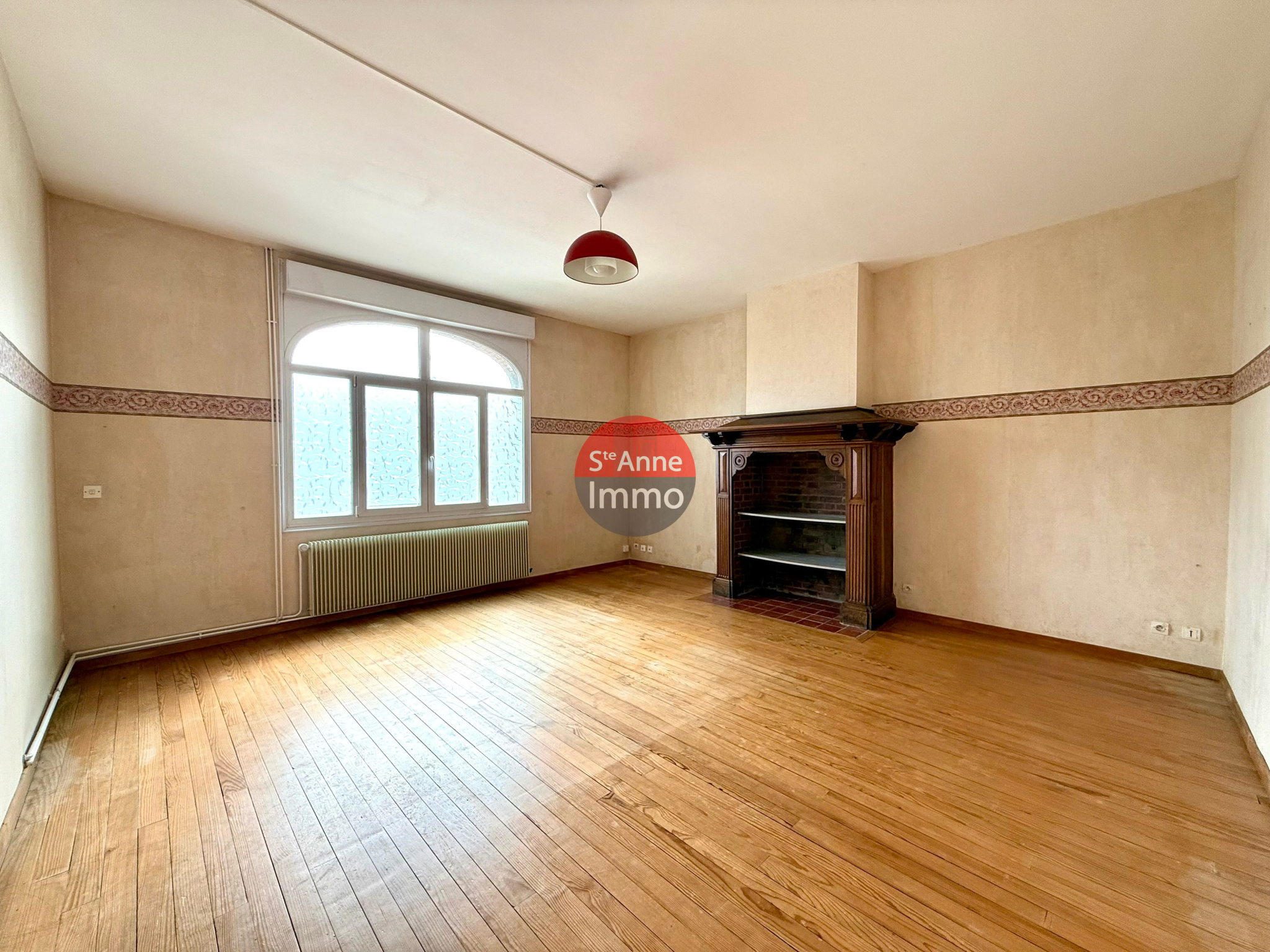 Immo80 – L'immobilier à Amiens et dans la Somme-CHAULNES – MAISON – 165m2 – 4 CHAMBRES – AUTONOMIE DE PLAIN PIED – GRENIER – CAVE – COUR – JARDIN