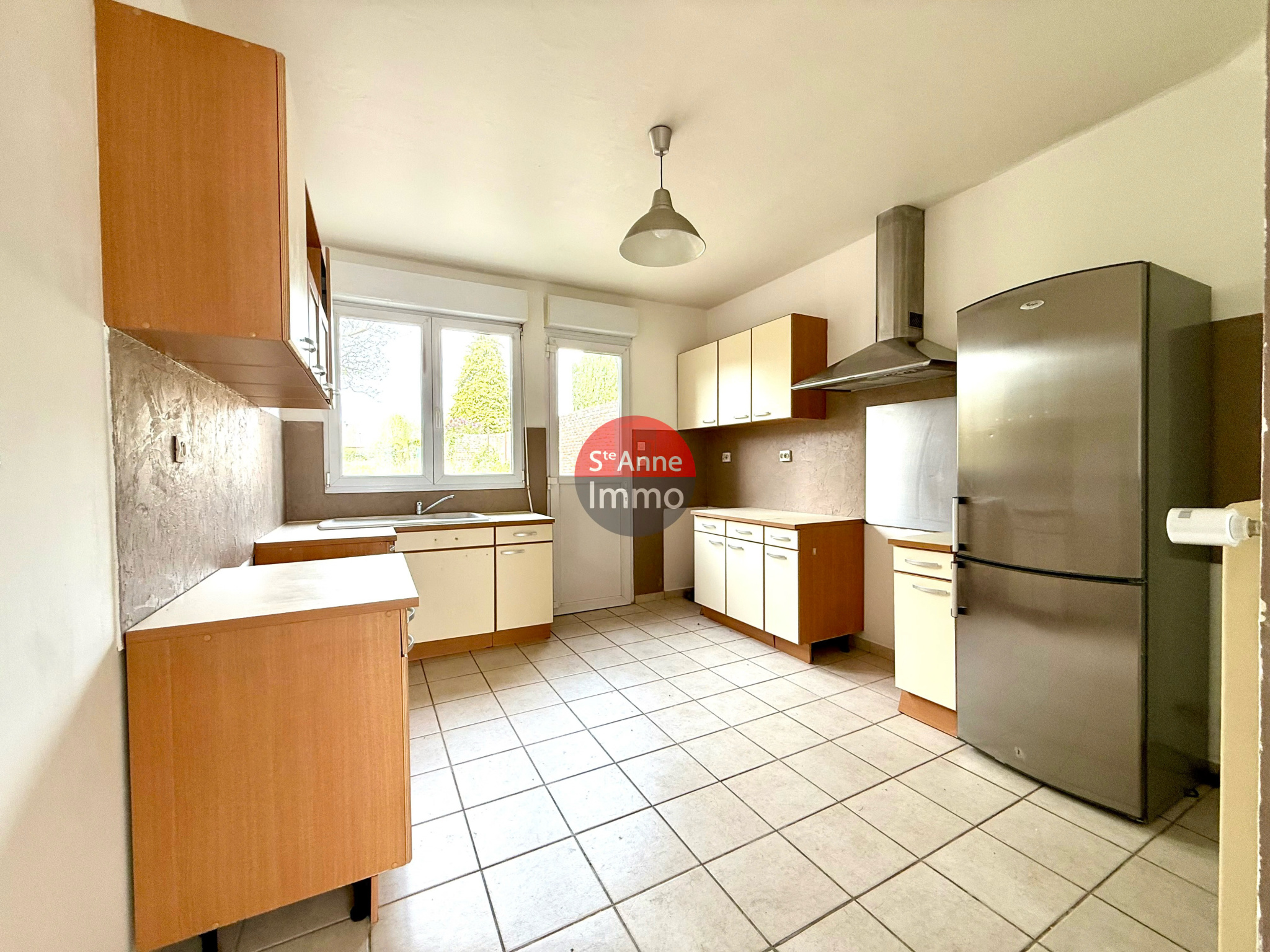 Immo80 – L'immobilier à Amiens et dans la Somme-CHAULNES – MAISON – 165m2 – 4 CHAMBRES – AUTONOMIE DE PLAIN PIED – GRENIER – CAVE – COUR – JARDIN