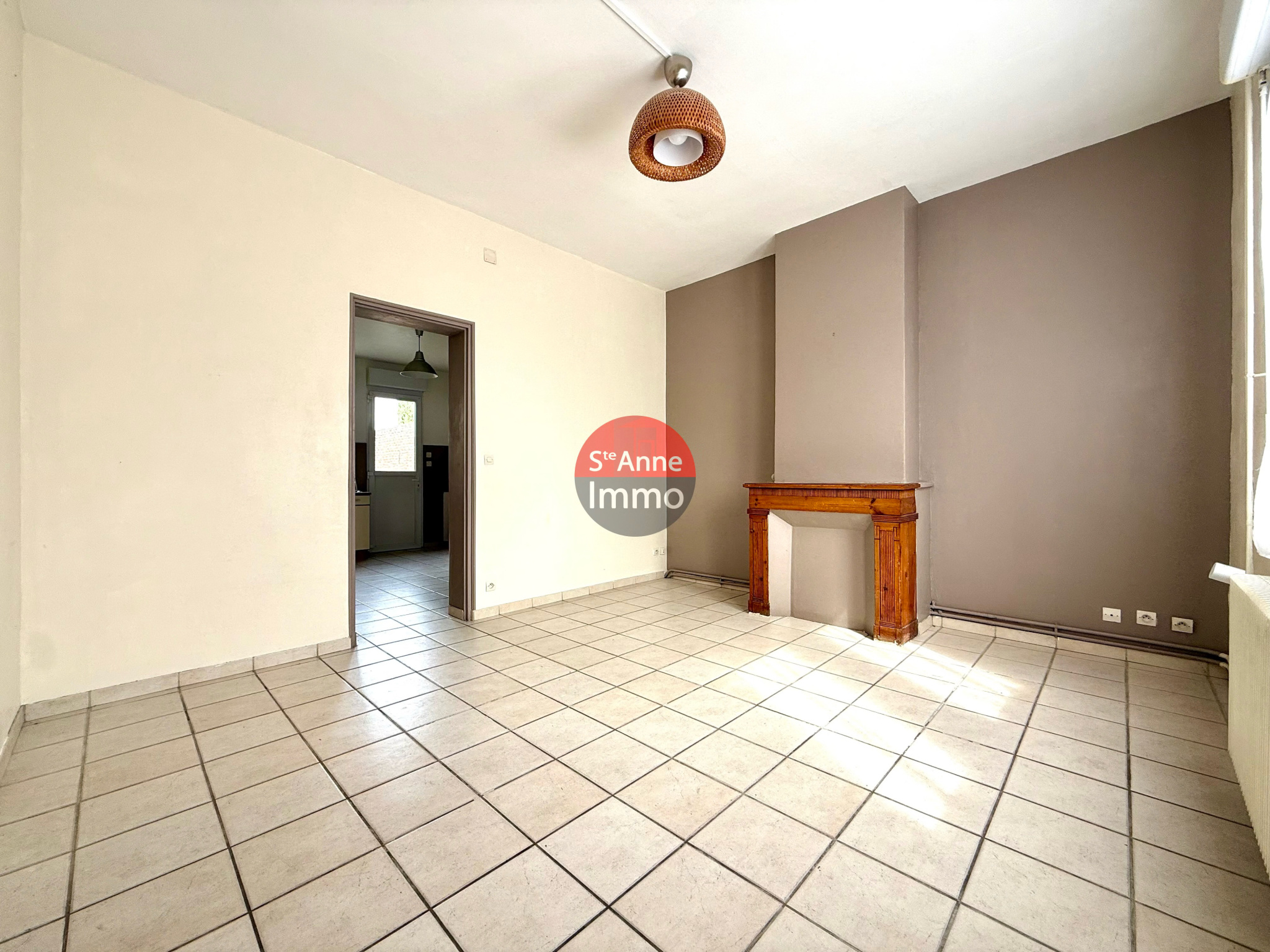 Immo80 – L'immobilier à Amiens et dans la Somme-CHAULNES – MAISON – 165m2 – 4 CHAMBRES – AUTONOMIE DE PLAIN PIED – GRENIER – CAVE – COUR – JARDIN