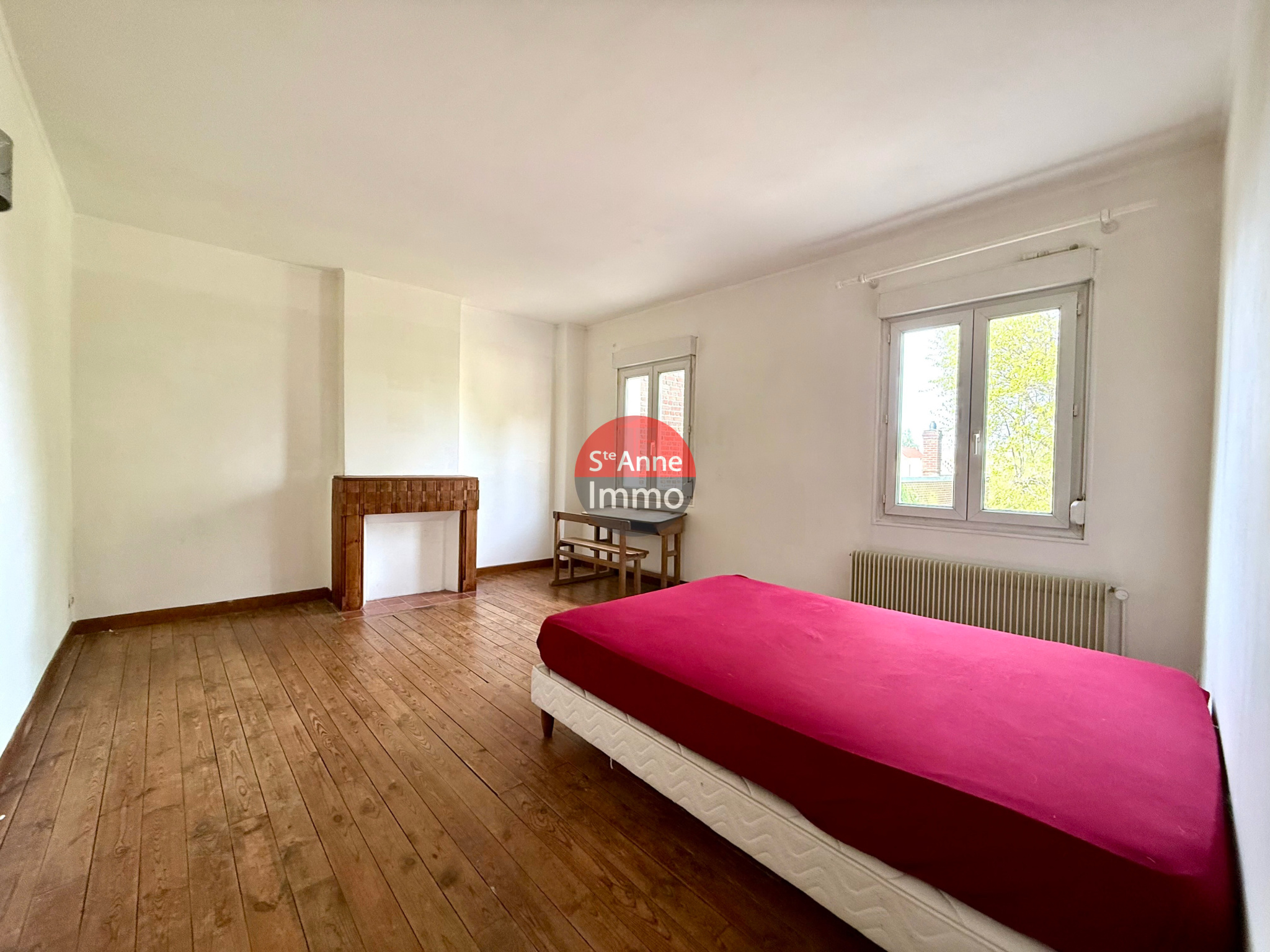 Immo80 – L'immobilier à Amiens et dans la Somme-CHAULNES – MAISON – 165m2 – 4 CHAMBRES – AUTONOMIE DE PLAIN PIED – GRENIER – CAVE – COUR – JARDIN