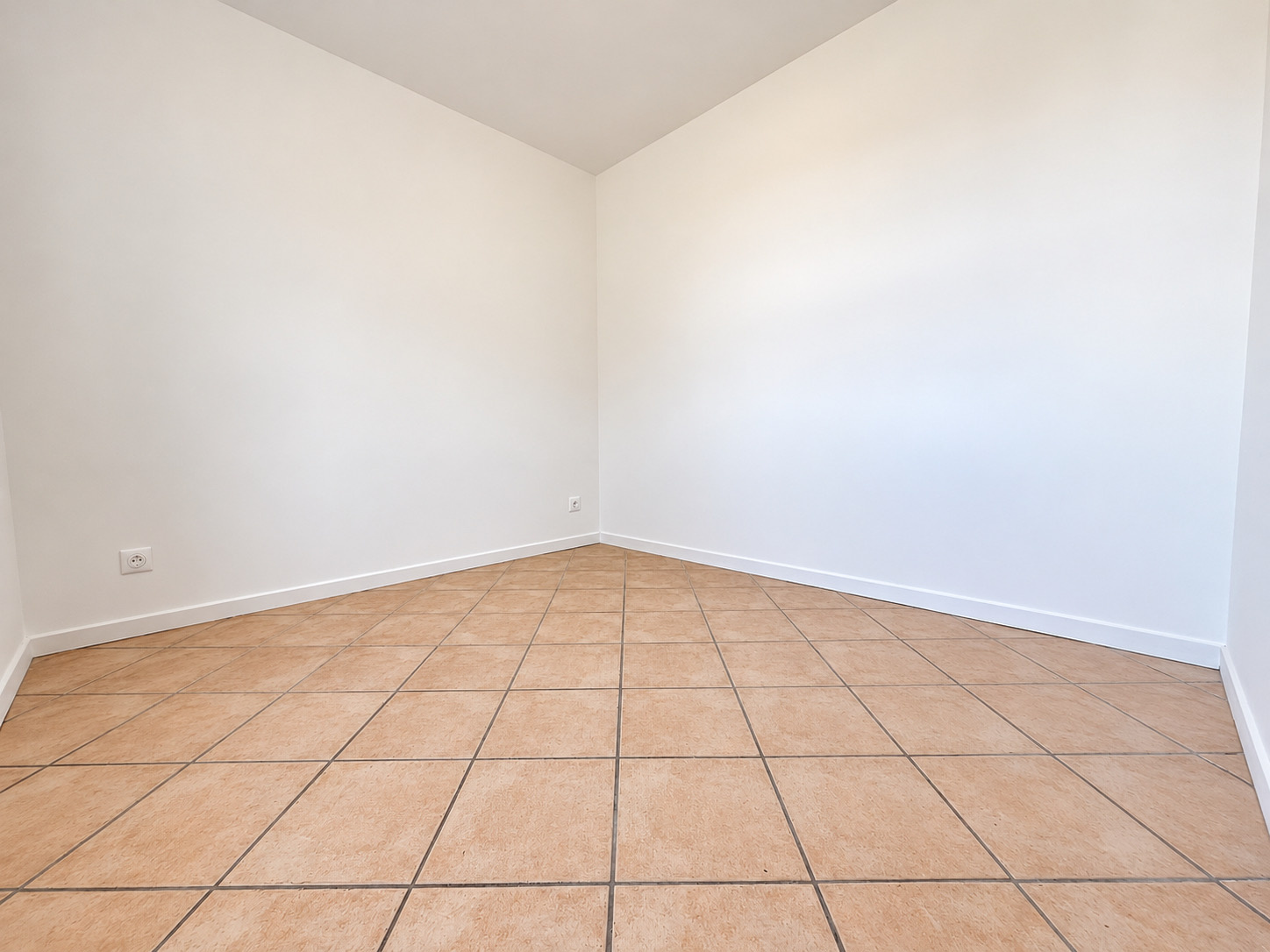 Immo80 – L'immobilier à Amiens et dans la Somme-ERCHES – PAVILLON INDIVIDUEL SEMI MITOYEN – 4 CHAMBRES – DEPENDANCE – AUCUN TRAVAUX A PREVOIR