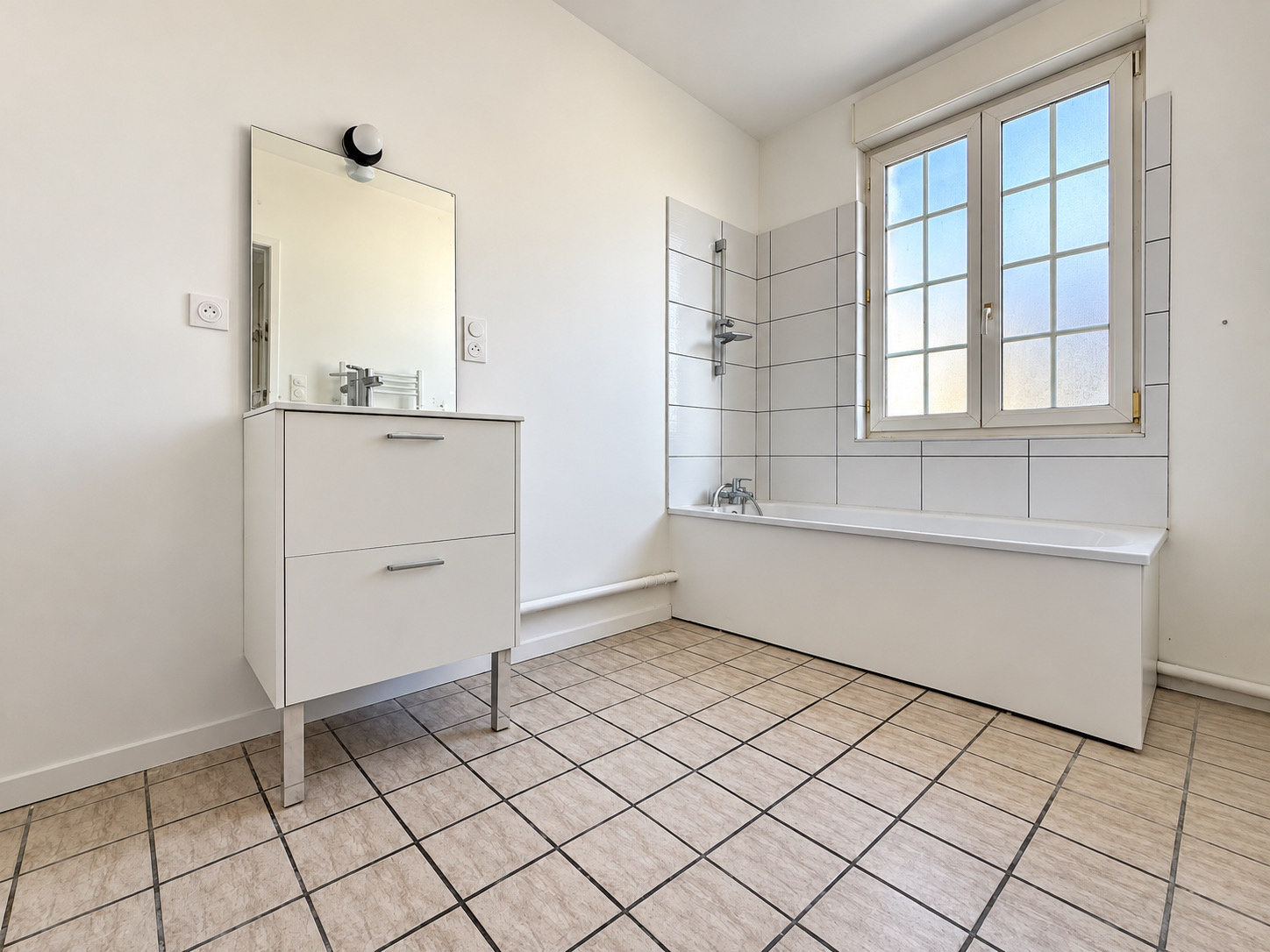 Immo80 – L'immobilier à Amiens et dans la Somme-ERCHES – PAVILLON INDIVIDUEL SEMI MITOYEN – 4 CHAMBRES – DEPENDANCE – AUCUN TRAVAUX A PREVOIR