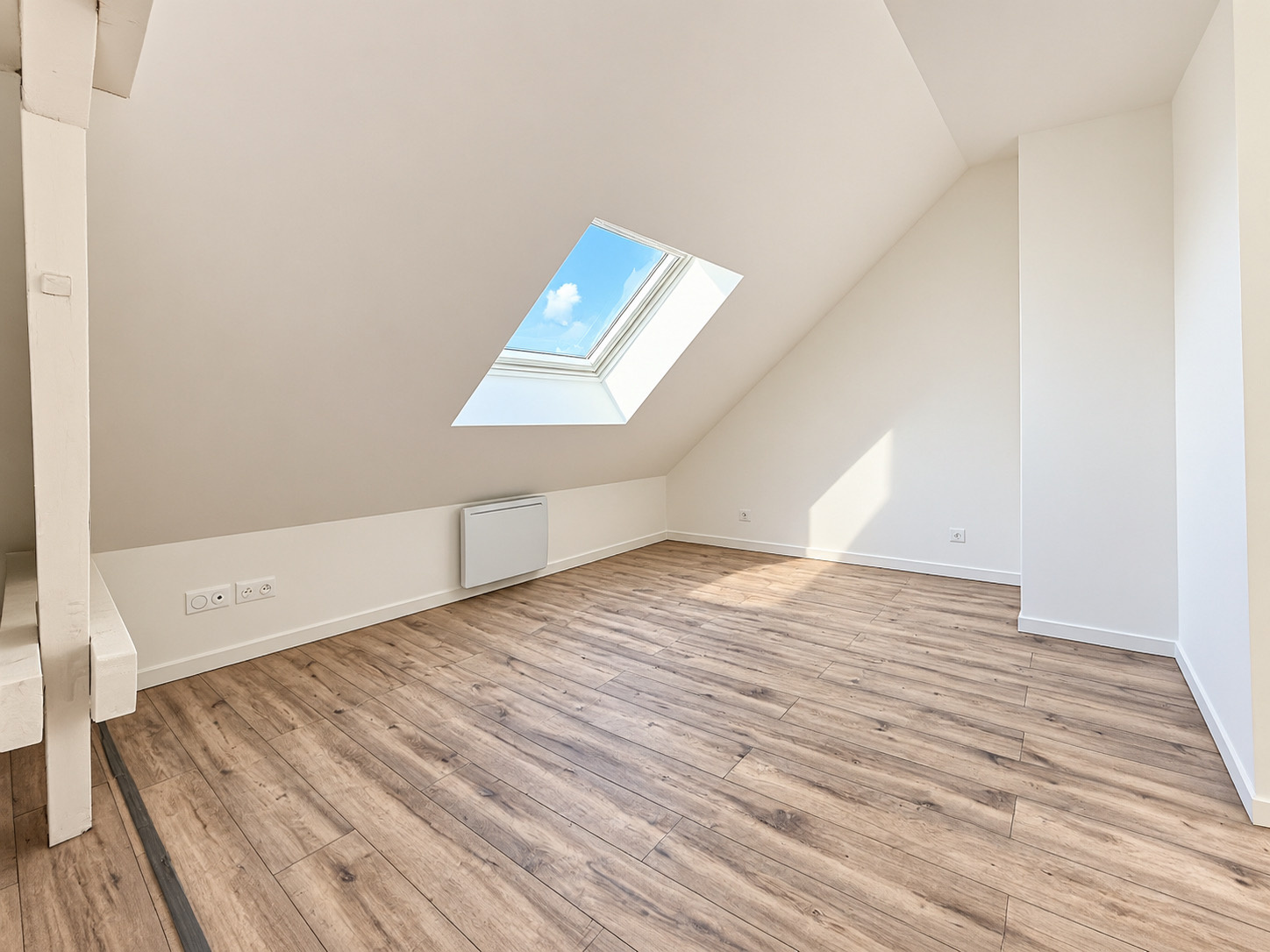 Immo80 – L'immobilier à Amiens et dans la Somme-ERCHES – PAVILLON INDIVIDUEL SEMI MITOYEN – 4 CHAMBRES – DEPENDANCE – AUCUN TRAVAUX A PREVOIR