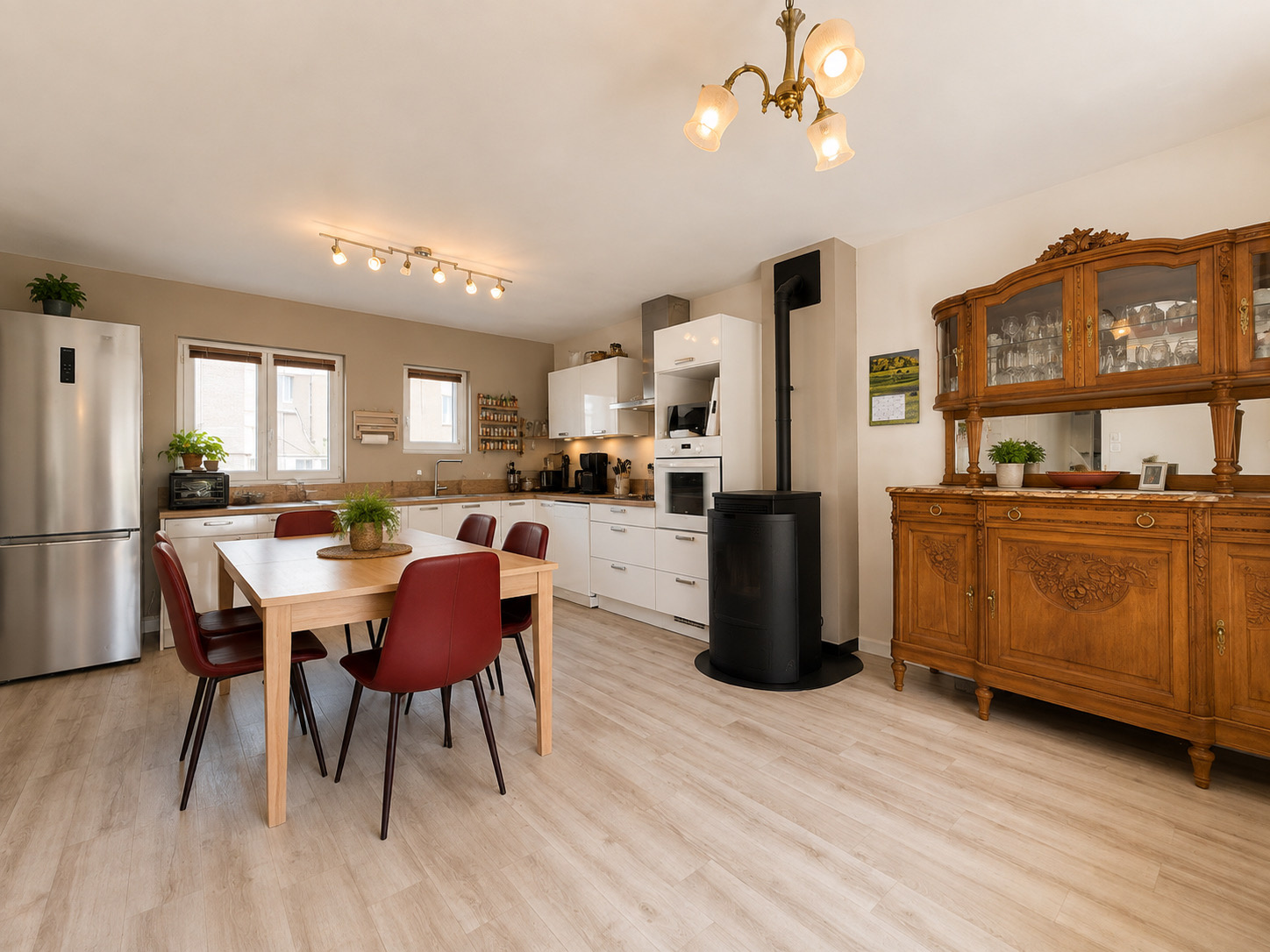 Immo80 – L'immobilier à Amiens et dans la Somme-AMIENS – QUARTIER SAINT ACHEUL – MAISON SEMI MITOYENNE – 4 CHAMBRES – JARDIN – STATIONNEMENT PRIVATIF