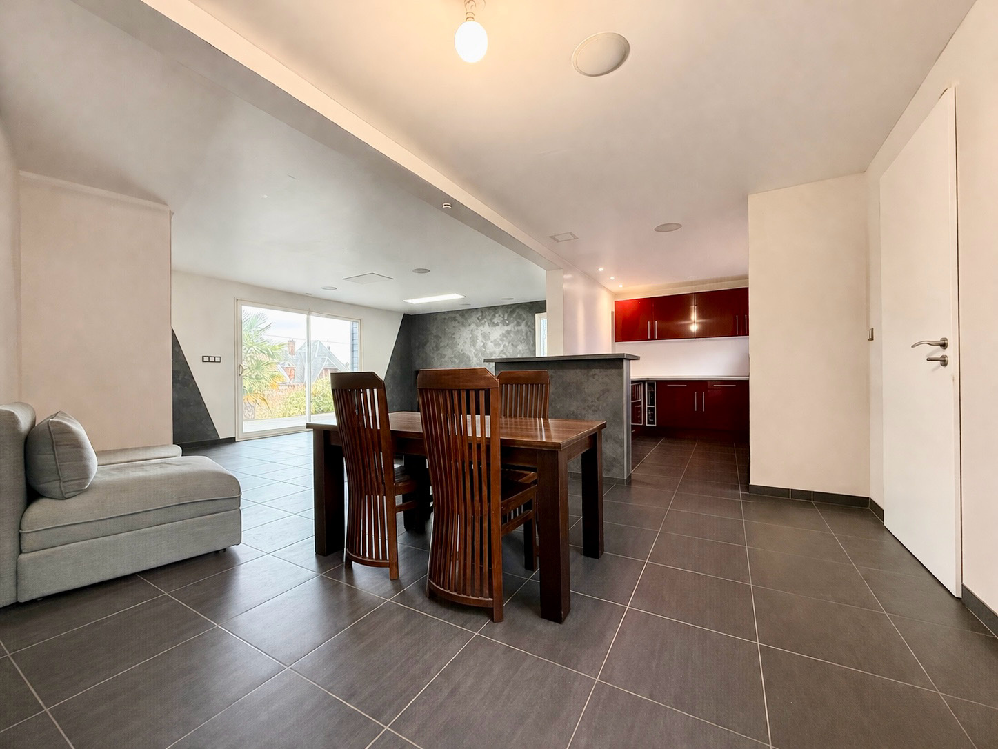 Immo80 – L'immobilier à Amiens et dans la Somme-MOREUIL – PAVILLON INDIVIDUEL AVEC ETAGE – 3 CHAMBRES – DEPENDANCE –...