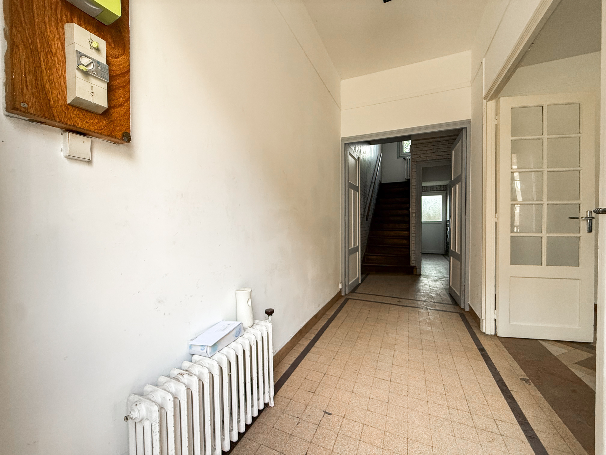 Immo80 – L'immobilier à Amiens et dans la Somme-NESLE – MAISON MITOYENNE – IMMEUBLE DE RAPPORT – CAVE – JARDIN