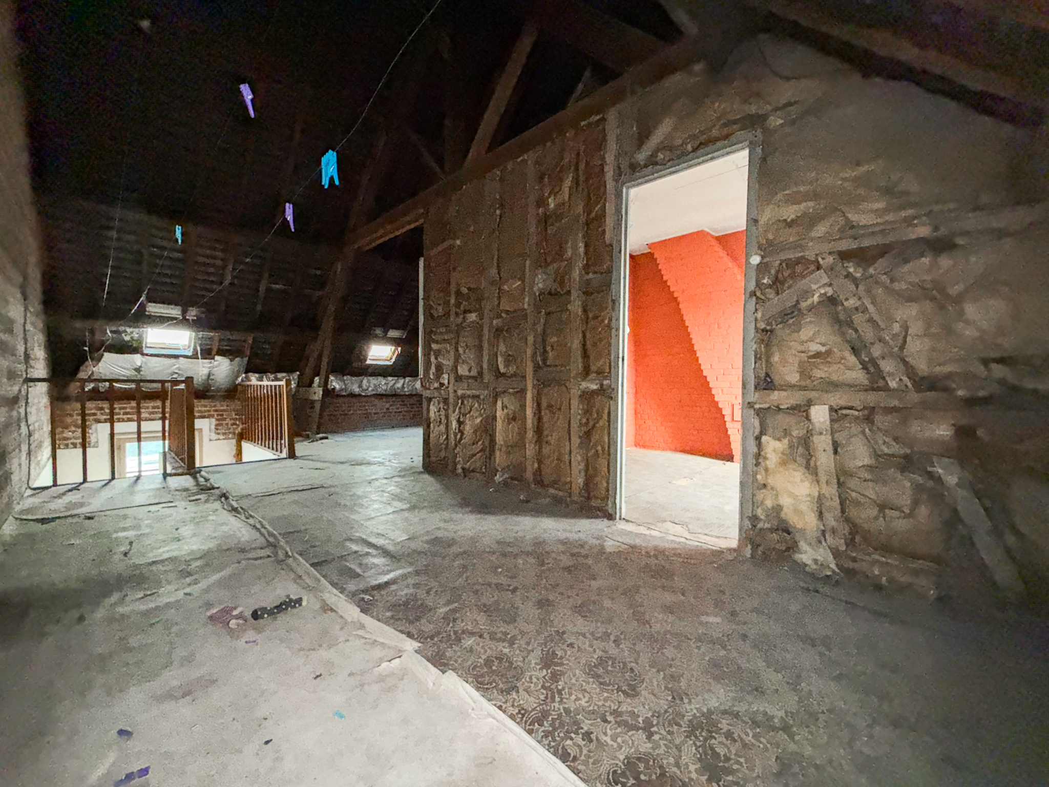 Immo80 – L'immobilier à Amiens et dans la Somme-NESLE – MAISON MITOYENNE – IMMEUBLE DE RAPPORT – CAVE – JARDIN