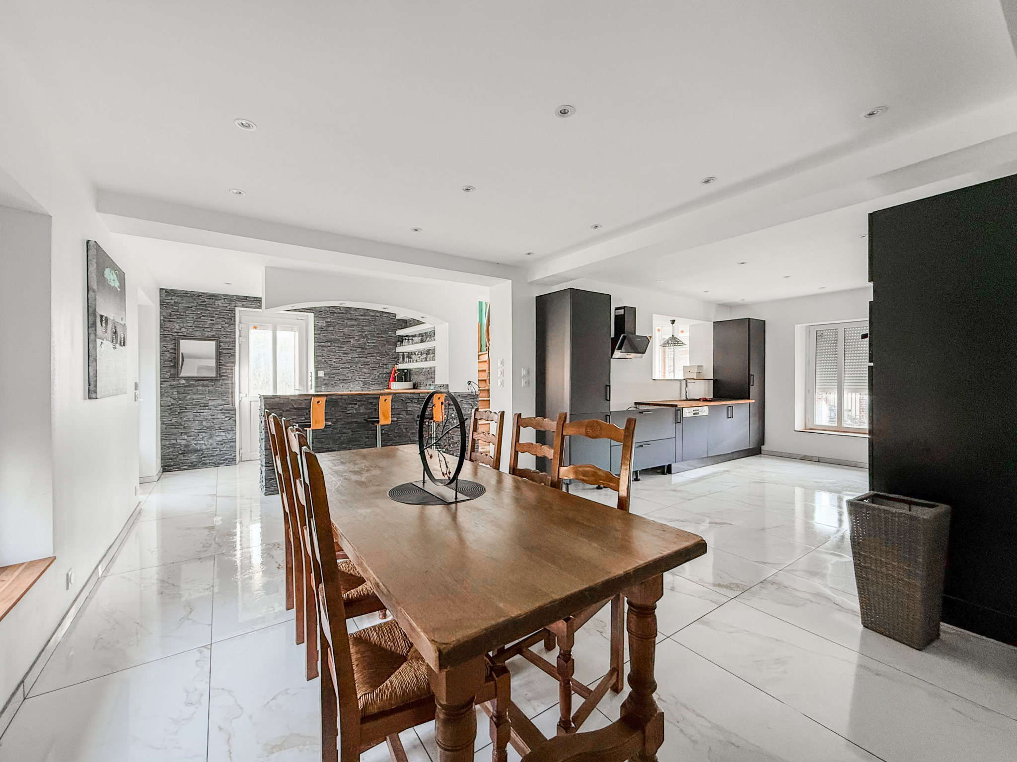 Immo80 – L'immobilier à Amiens et dans la Somme-MEHARICOURT – MAISON DE MAITRE – 4 CHAMBRES – 1 BUREAU – CAVE – GARAGE – JARDIN