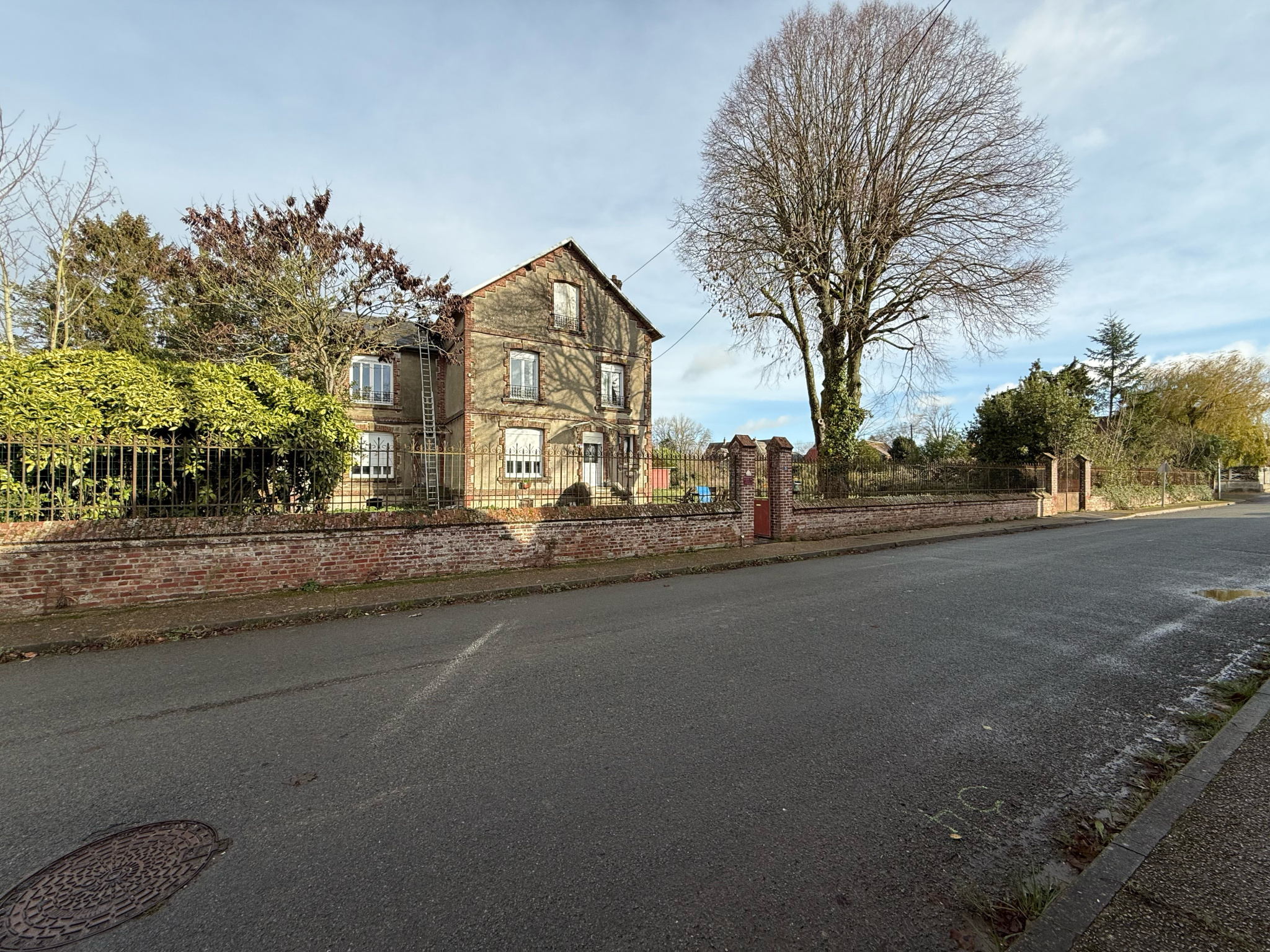 Immo80 – L'immobilier à Amiens et dans la Somme-MEHARICOURT – MAISON DE MAITRE – 4 CHAMBRES – 1 BUREAU – CAVE –...