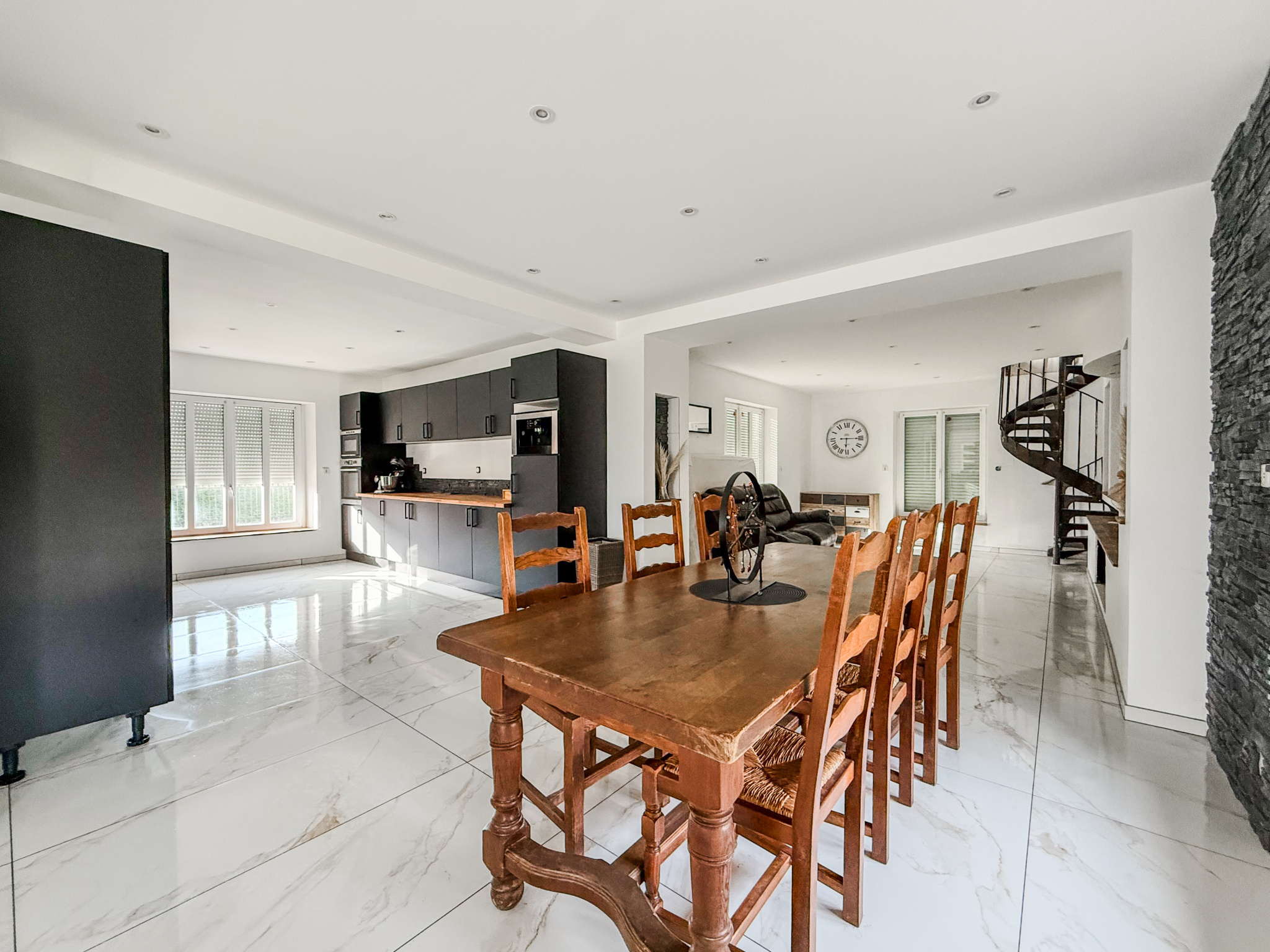 Immo80 – L'immobilier à Amiens et dans la Somme-MEHARICOURT – MAISON DE MAITRE – 4 CHAMBRES – 1 BUREAU – CAVE – GARAGE – JARDIN