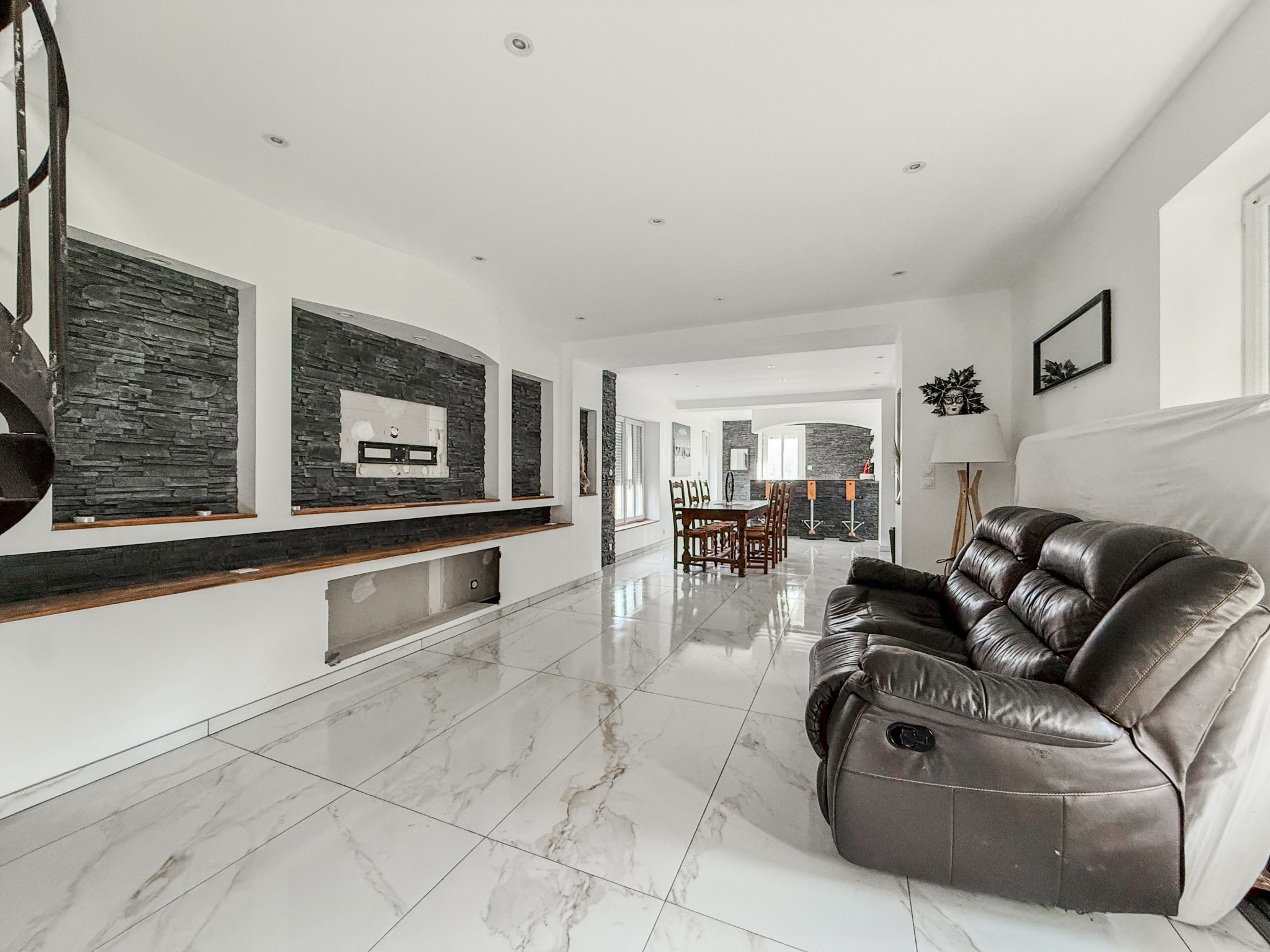 Immo80 – L'immobilier à Amiens et dans la Somme-MEHARICOURT – MAISON DE MAITRE – 4 CHAMBRES – 1 BUREAU – CAVE – GARAGE – JARDIN