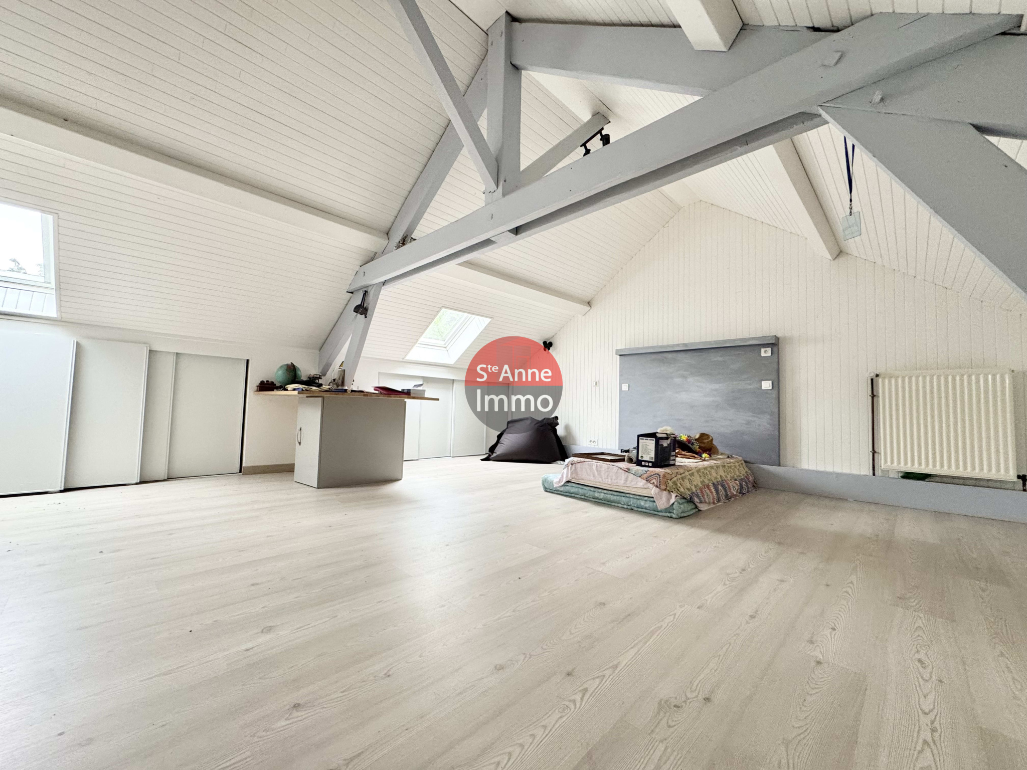 Immo80 – L'immobilier à Amiens et dans la Somme-PROCHE ROYE/NESLE – CORPS DE FERME CRESSY-OMENCOURT – DÉPENDANCES – 2 LOCATIFS