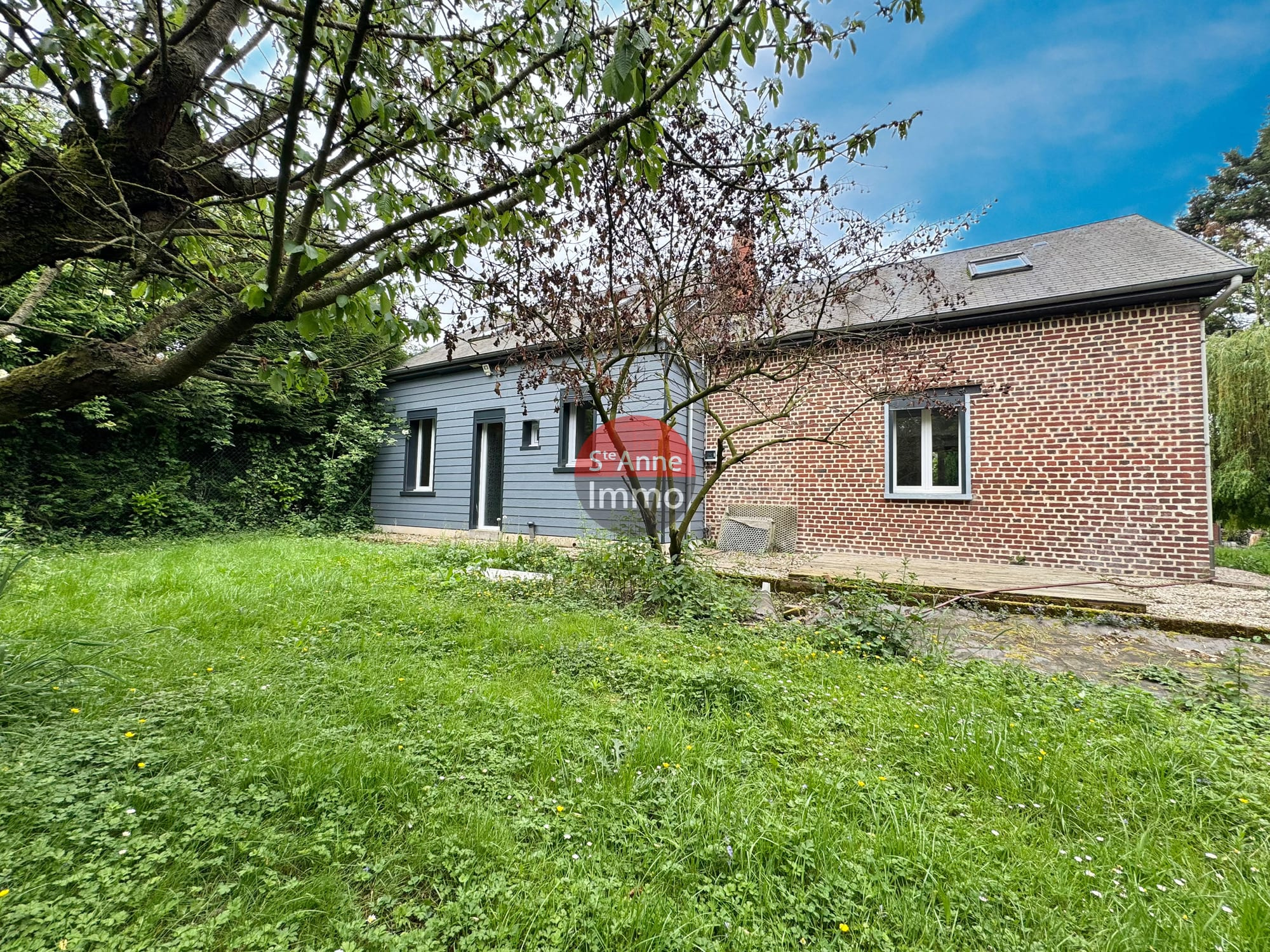 Immo80 – L'immobilier à Amiens et dans la Somme-PROCHE ROYE/NESLE – CORPS DE FERME CRESSY-OMENCOURT – DÉPENDANCES – 2 LOCATIFS