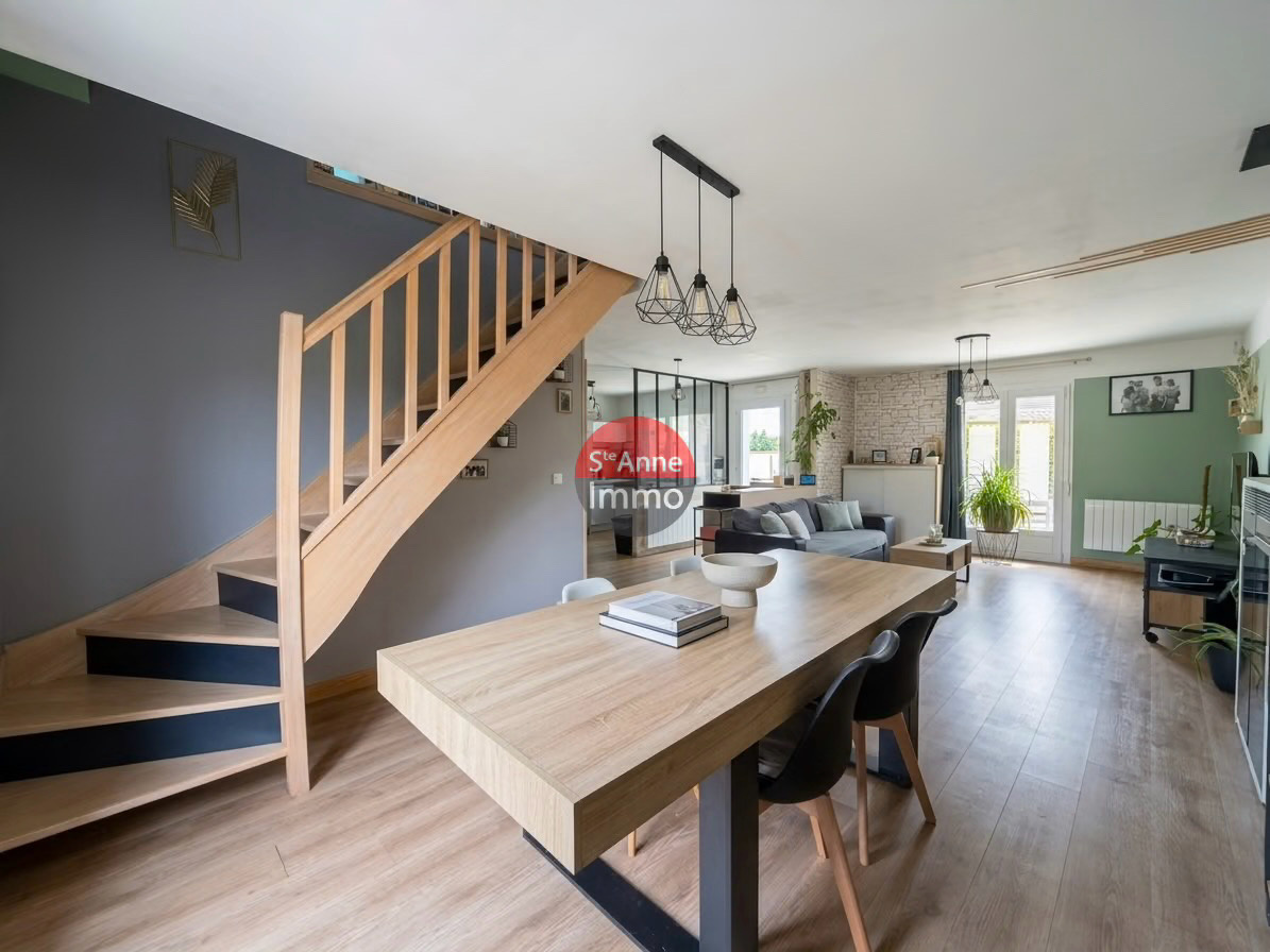 Immo80 – L'immobilier à Amiens et dans la Somme-GUERBIGNY – 140m2 – MAISON INDIVIDUELLE – 4 CHAMBRES – 2 SALLE DE BAINS – JARDIN – COUR – TERRASSES