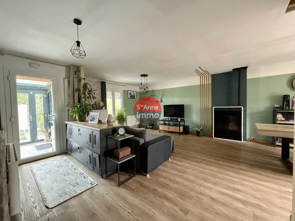 Immo80 – L'immobilier à Amiens et dans la Somme-GUERBIGNY – 140m2 – MAISON INDIVIDUELLE – 4 CHAMBRES – 2 SALLE DE BAINS – JARDIN – COUR – TERRASSES