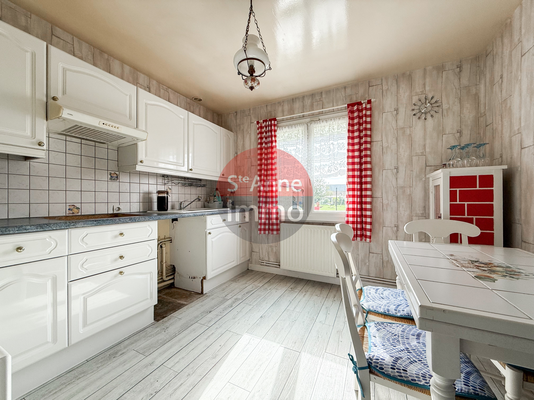 Immo80 – L'immobilier à Amiens et dans la Somme-FRESNOY-LES-ROYE – MAISON INDIVIDUELLE – PLAIN PIED – 2 CHAMBRES – GARAGE – DEPENDANCE